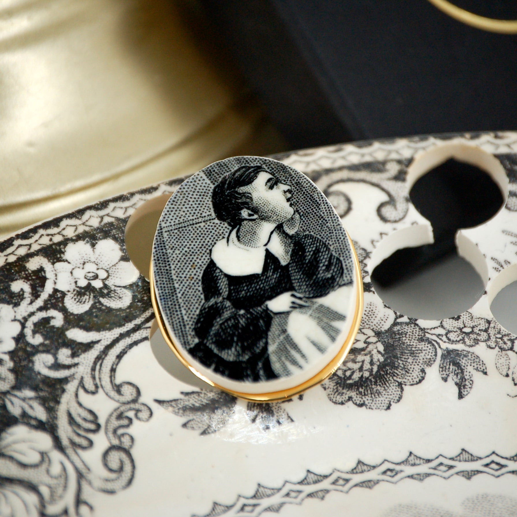 Broche "Portrait d'un jeune garçon", finition or