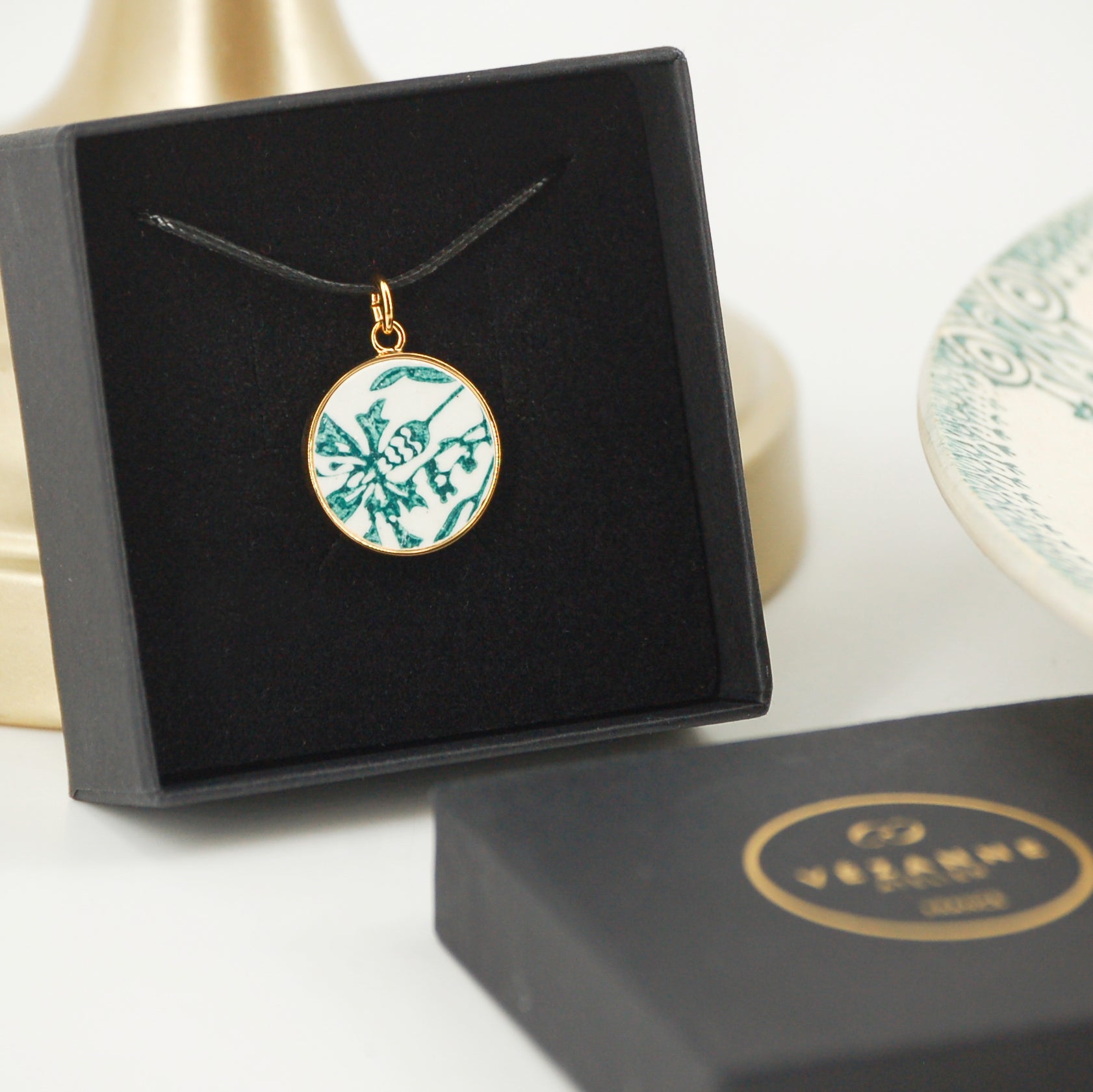 Pendentif "Fleur de bleuet", finition or