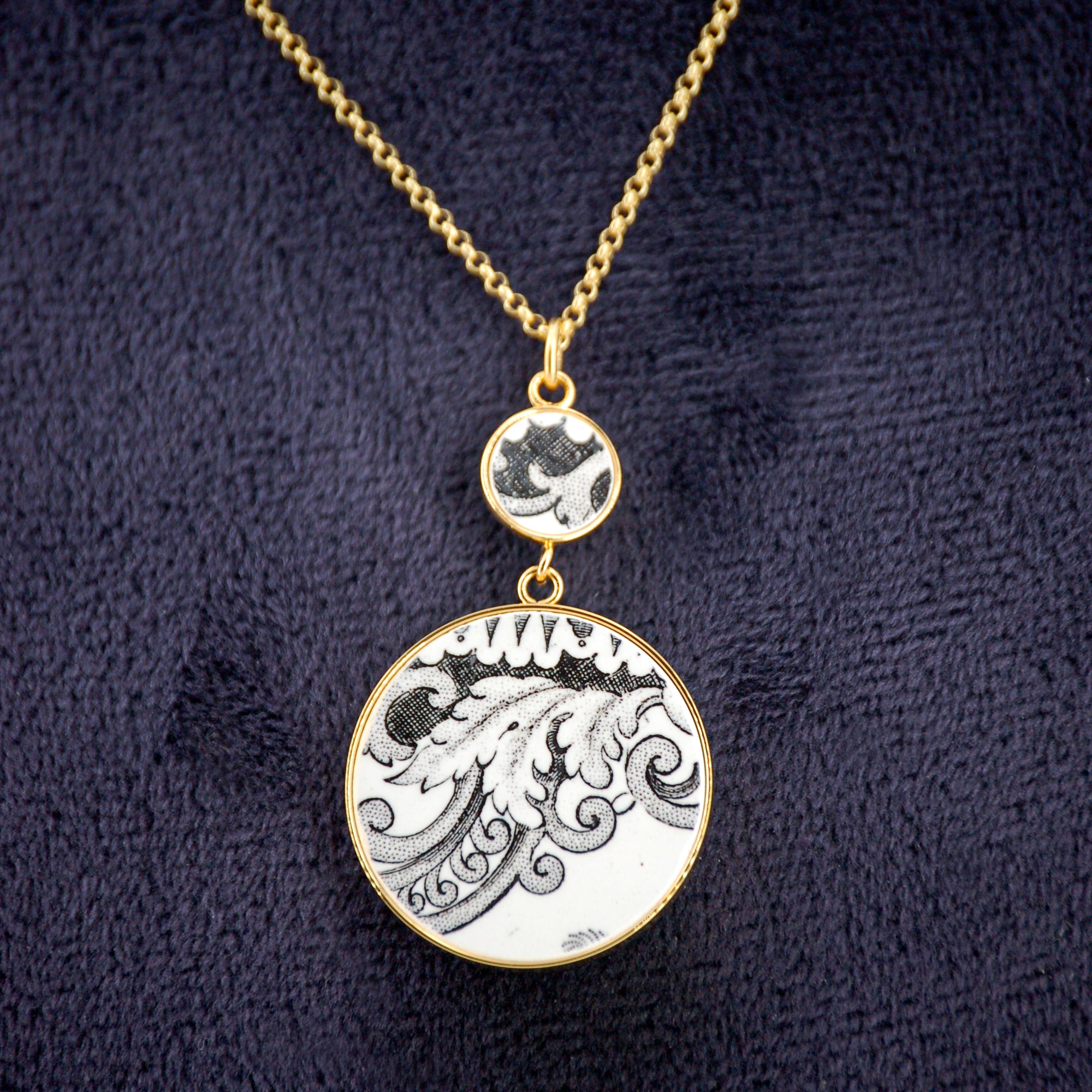 Pendentif "Feuilles et volutes", finition or