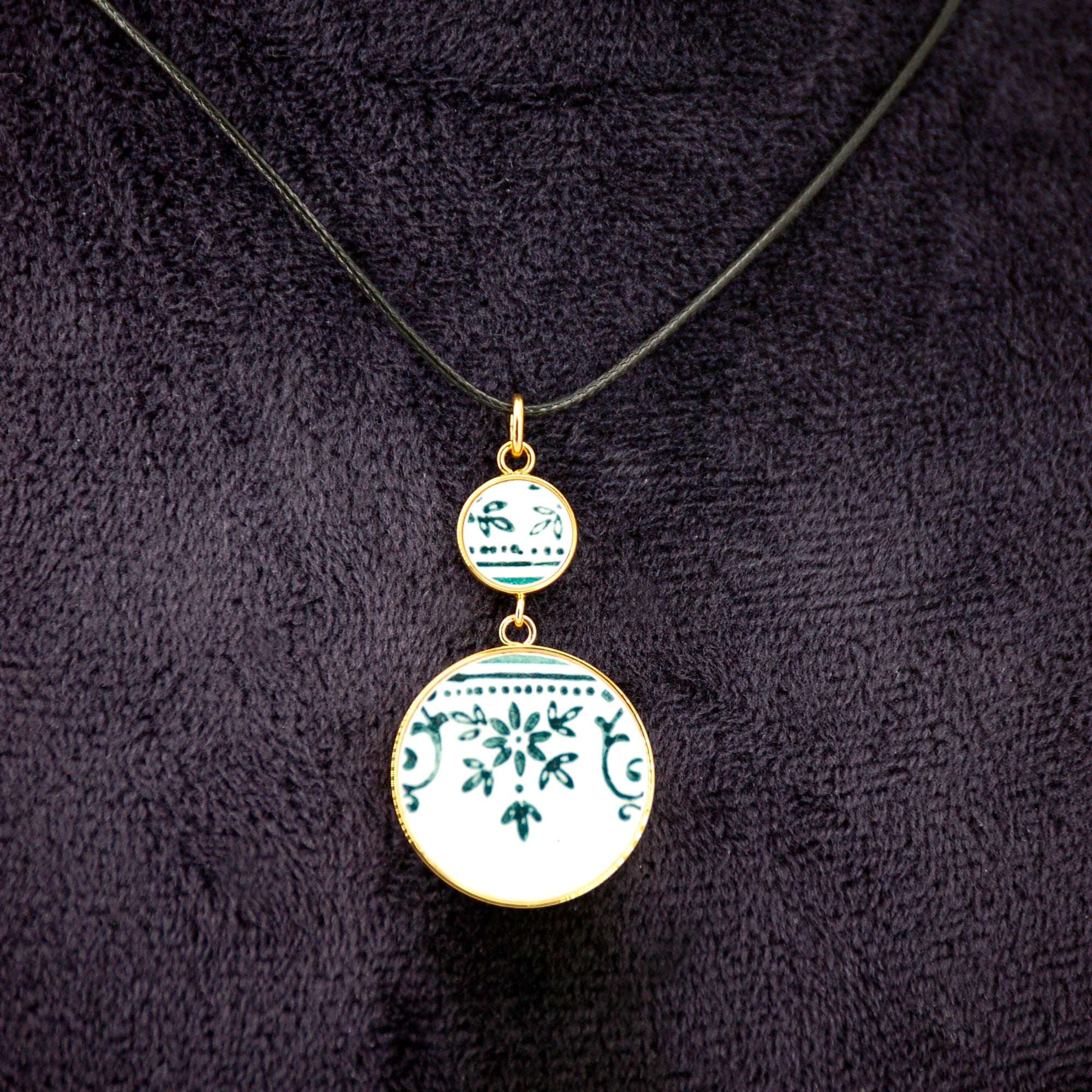 Pendentif "Arabesque et petites fleurs", finition or