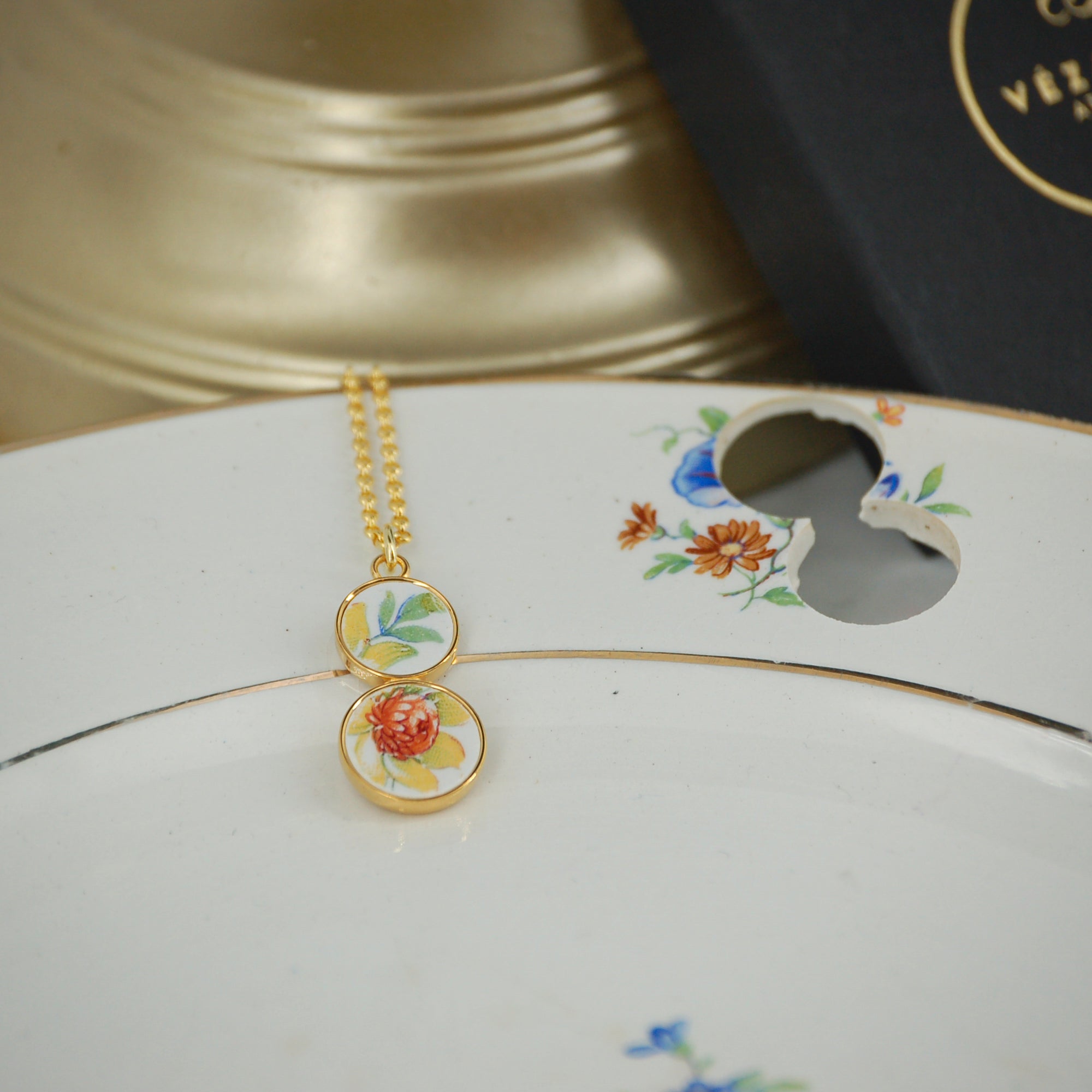 Pendentif "Coeur de fleur jaune", finition or