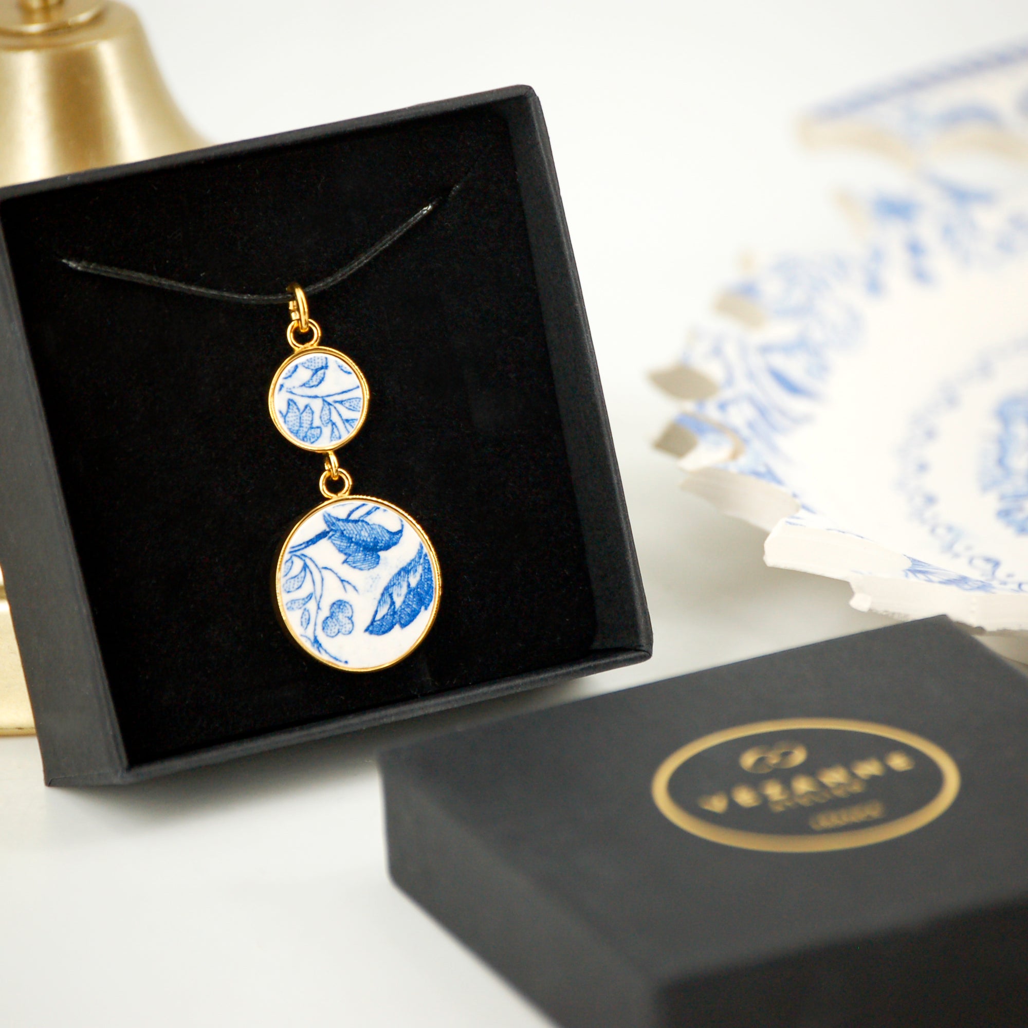 Pendentif " Les feuilles au vent", finition or