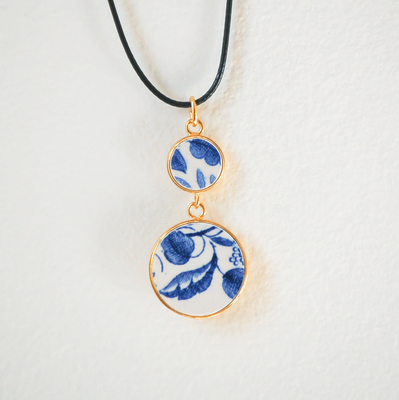 Pendentif " Les feuilles au vent", finition or