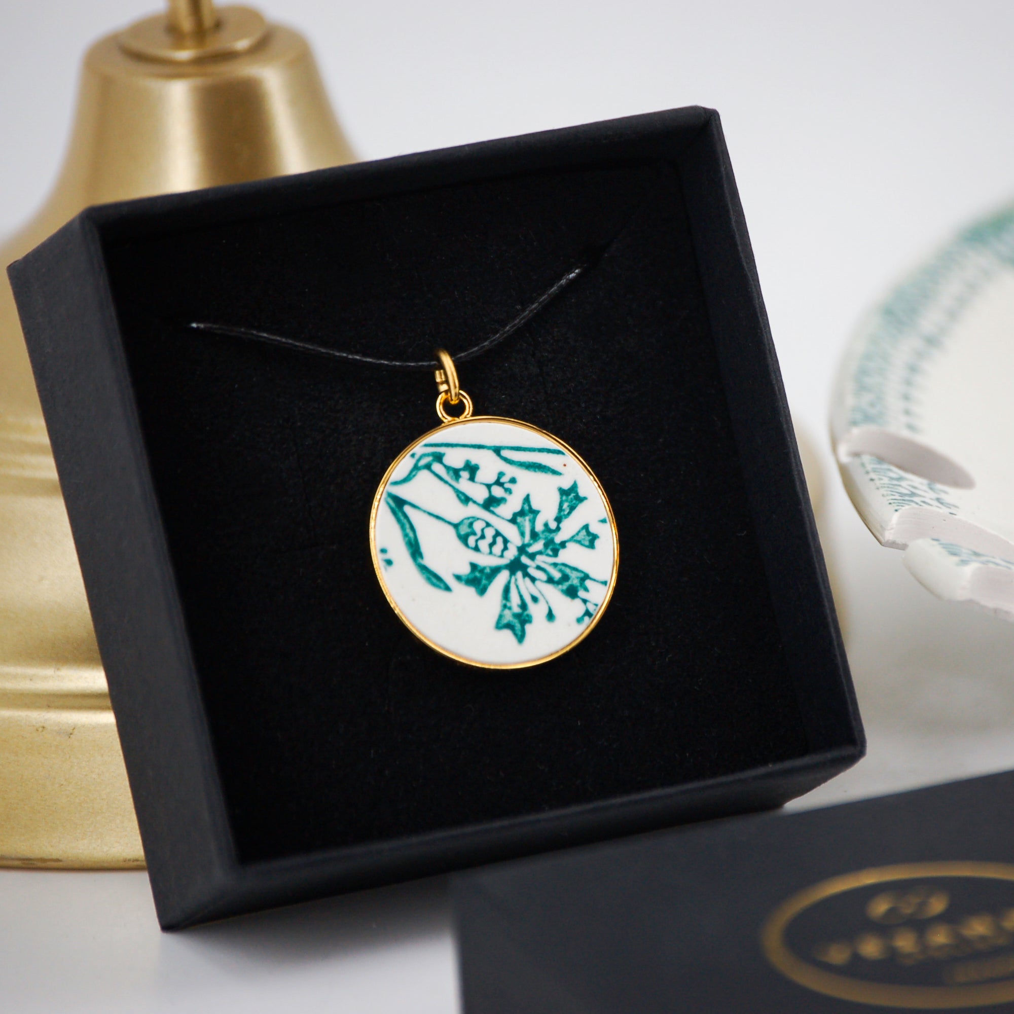 Pendentif "Fleur de bleuet", finition or