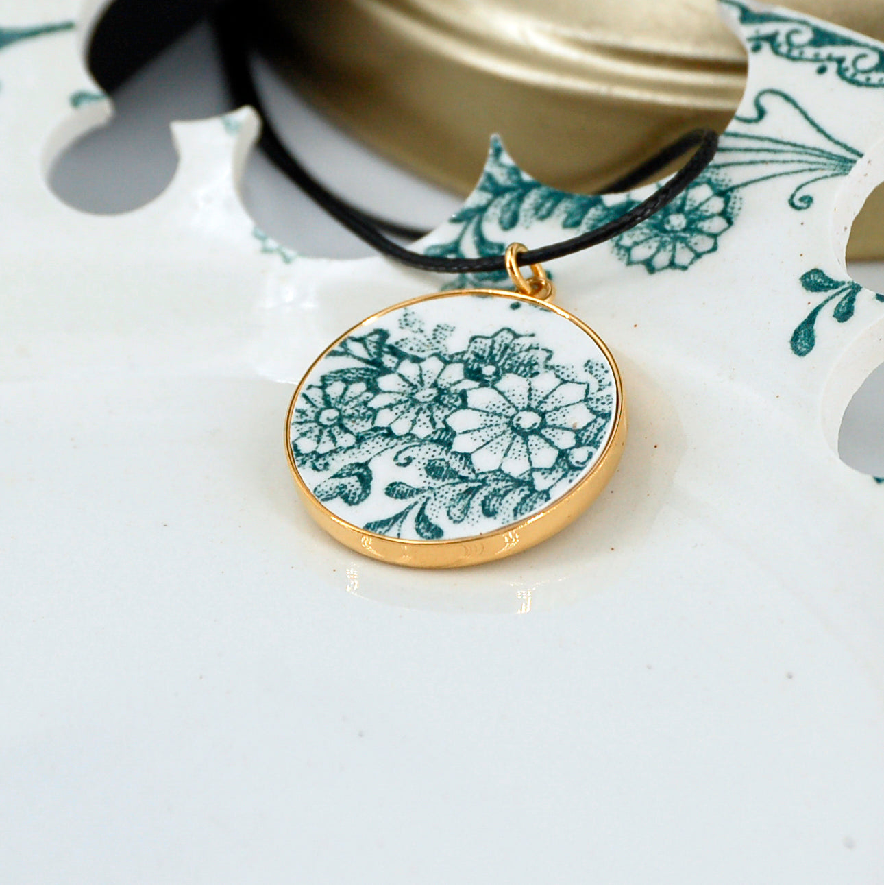 Pendentif "Fleurs vertes"