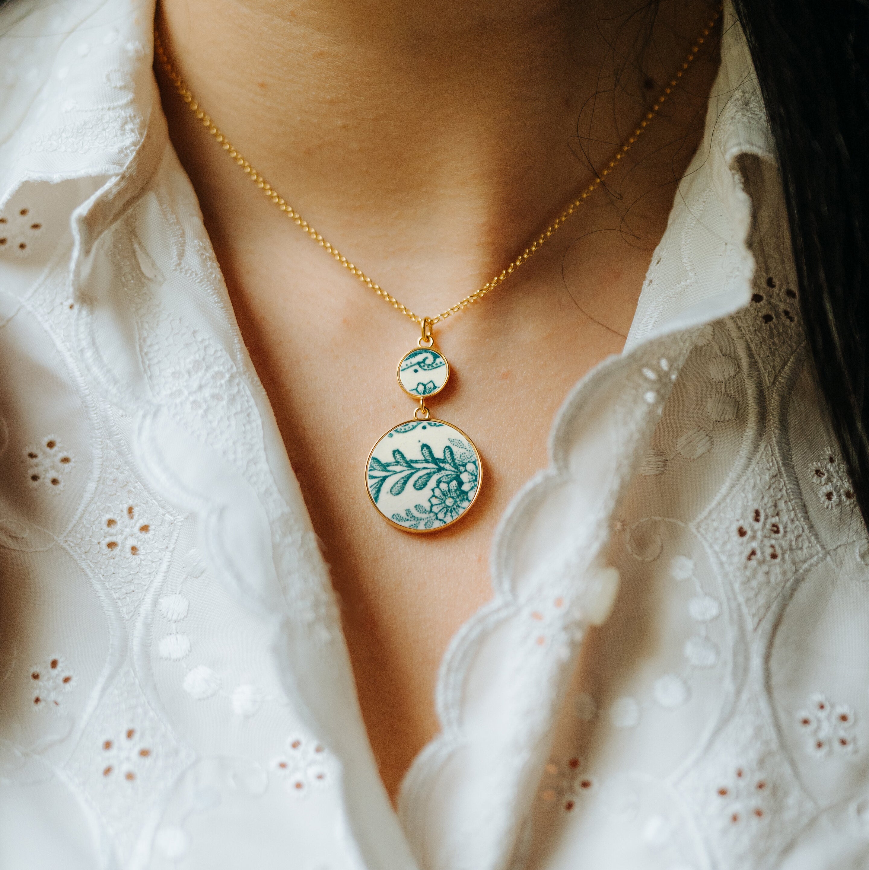 Pendentif "Bouquet de fleurs vertes", finition or