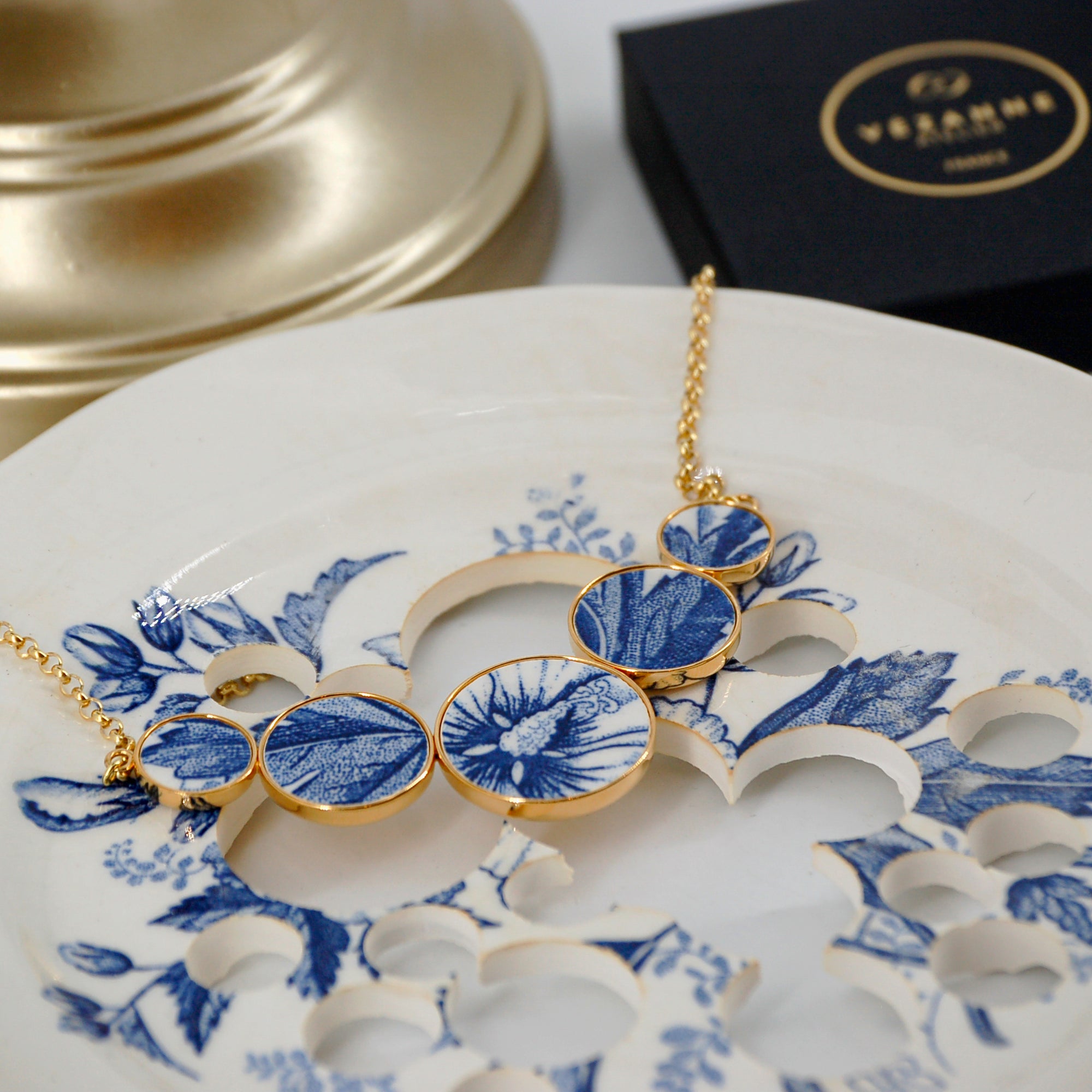 Collier "Hibiscus", finition or