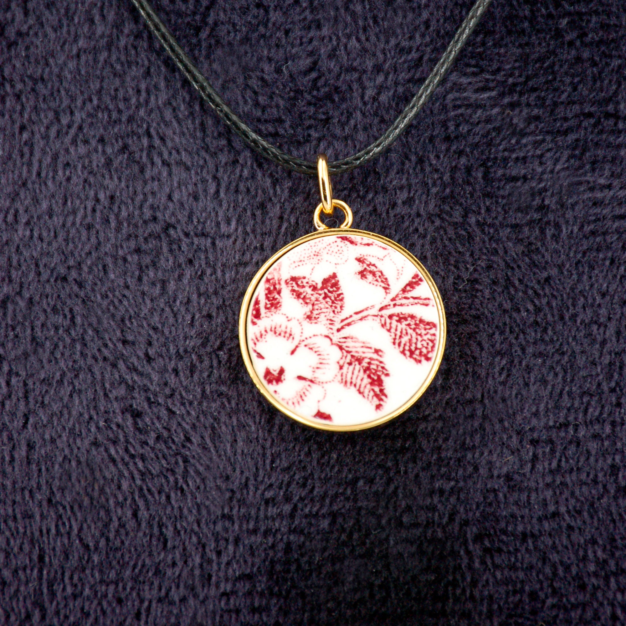 Pendentif "Fleur et feuilles en vieux rose", finition or