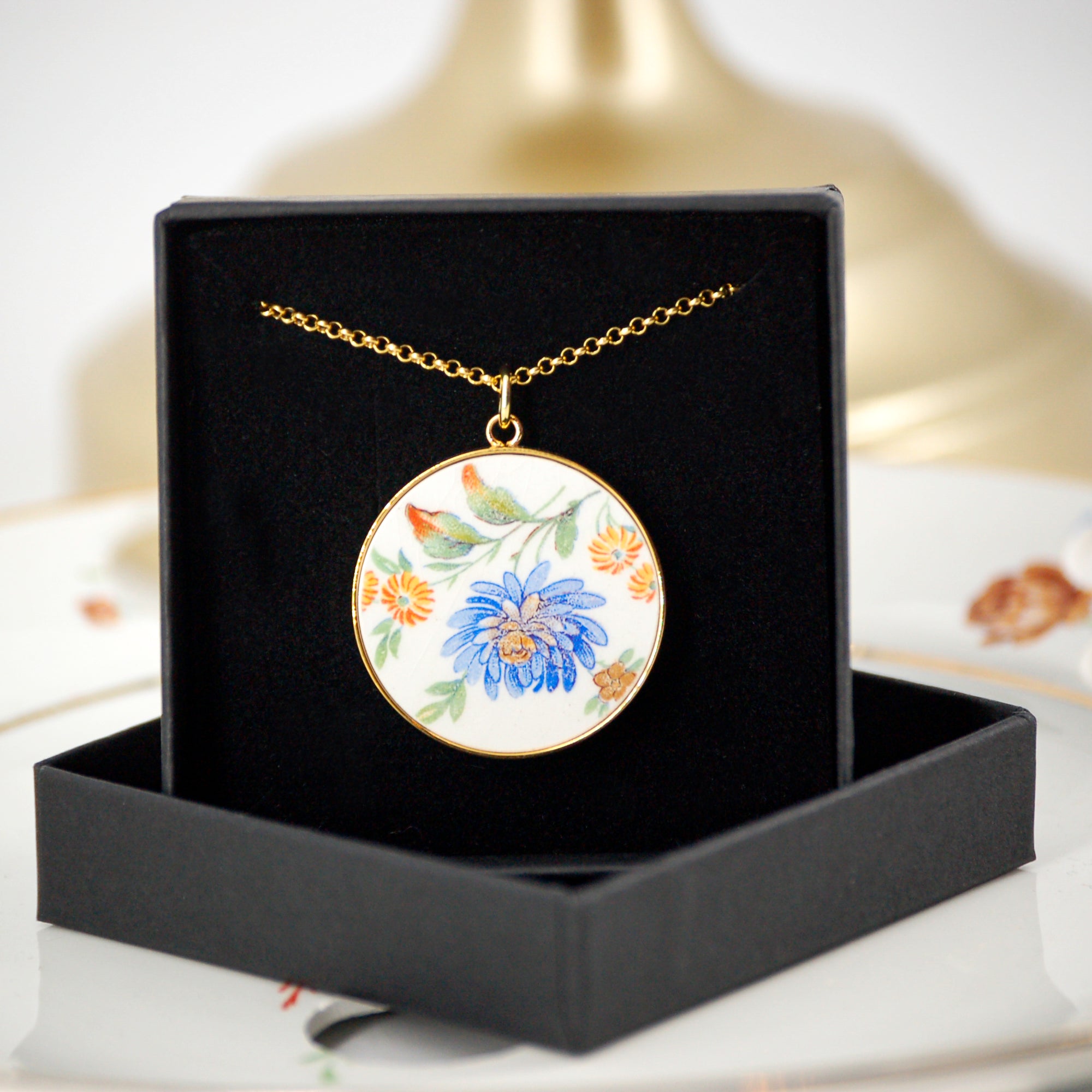 Pendentif "Aster et ses petites fleurs jaunes", finition or