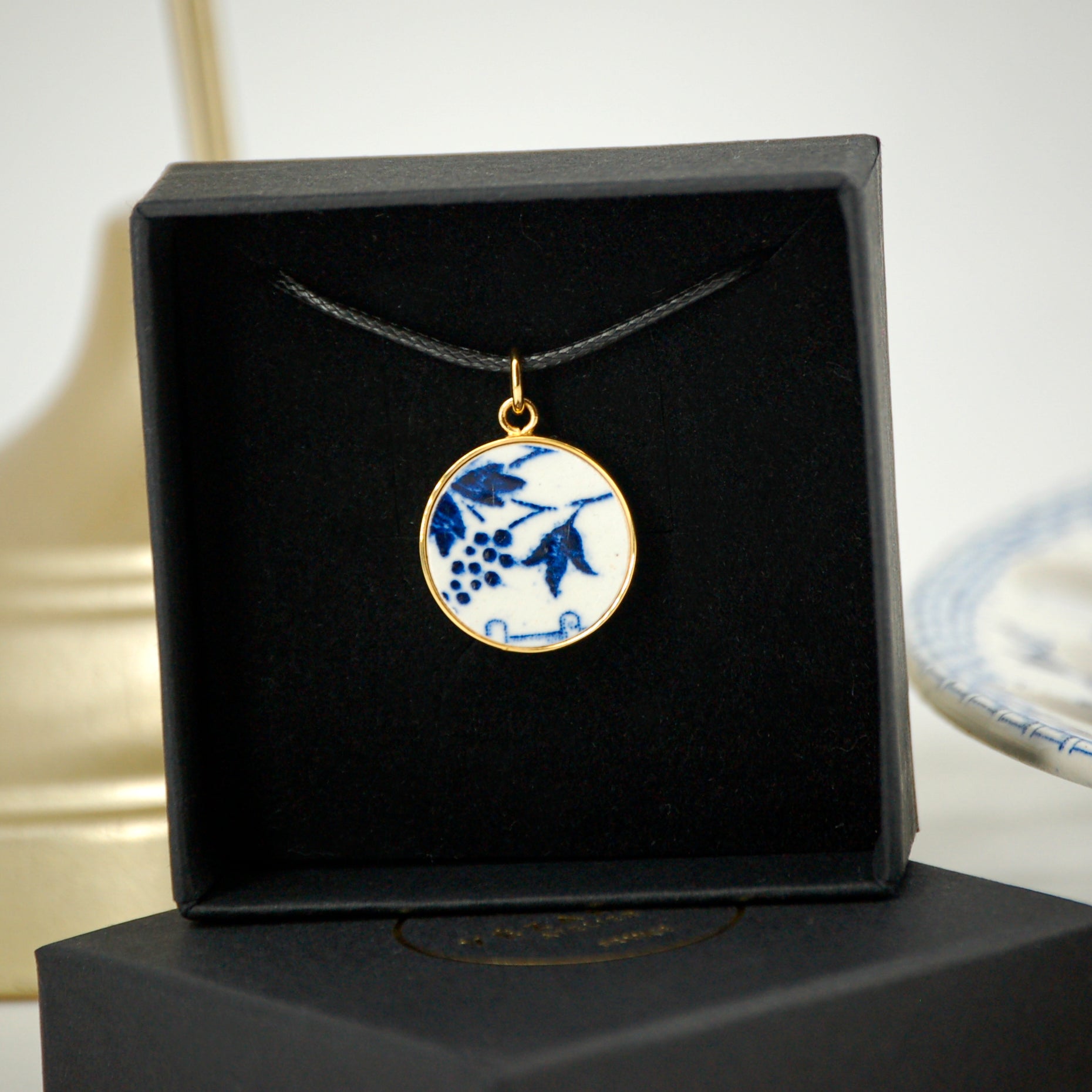 Pendentif "Les fleurs du Moulin des Loups", finition or