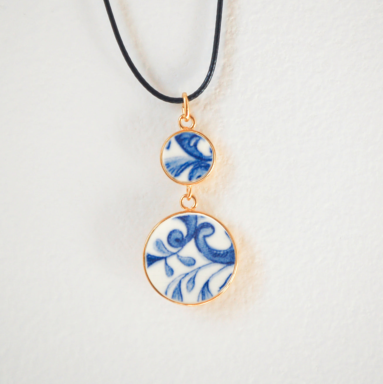 Pendentif "Feuilles et volutes", finition or