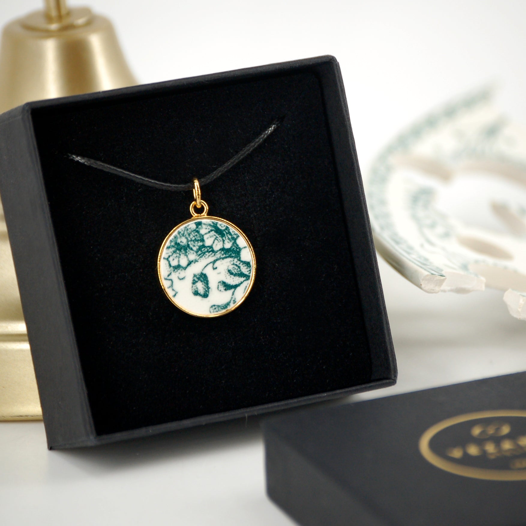 Pendentif "Composition florale", finition or