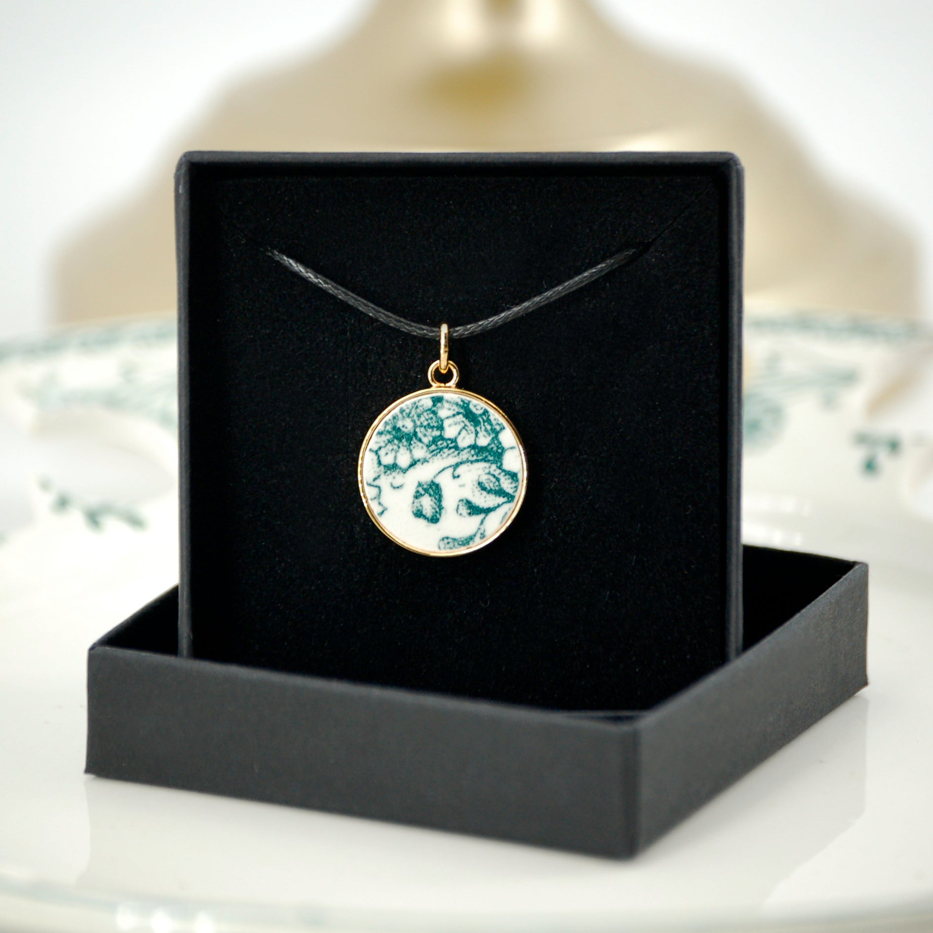 Pendentif "Composition florale", finition or