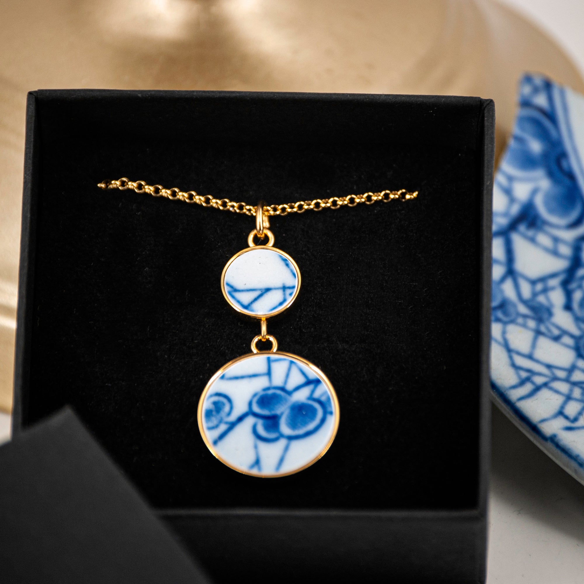 Pendentif "Fleurs et lignes bleues Creil-Montereau", finition or