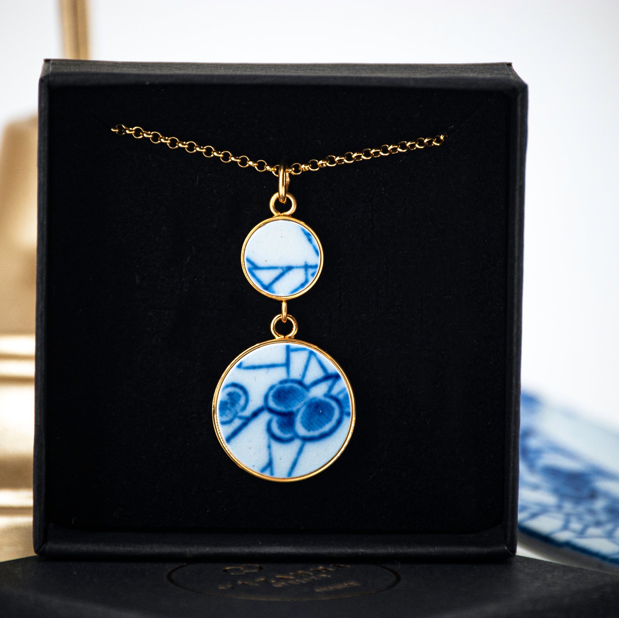 Pendentif "Fleurs et lignes bleues Creil-Montereau", finition or
