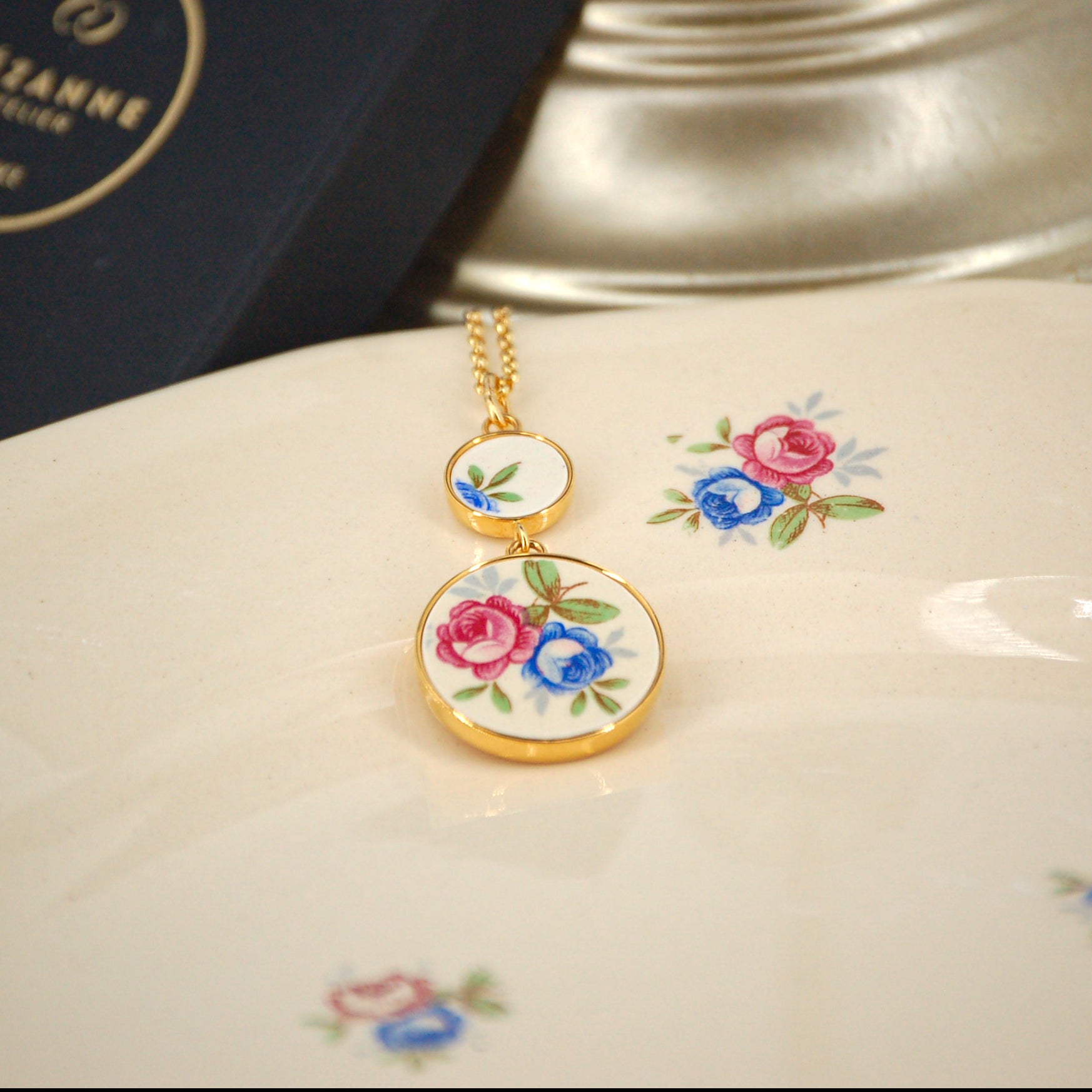 Pendentif "Bouquet de fleurs bleu et rose"