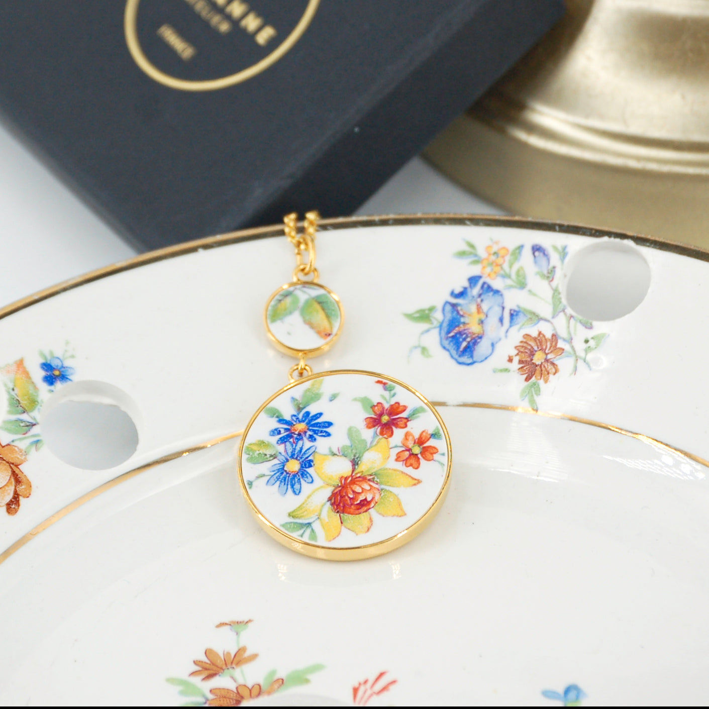 Pendentif "Charmant bouquet de fleurs"