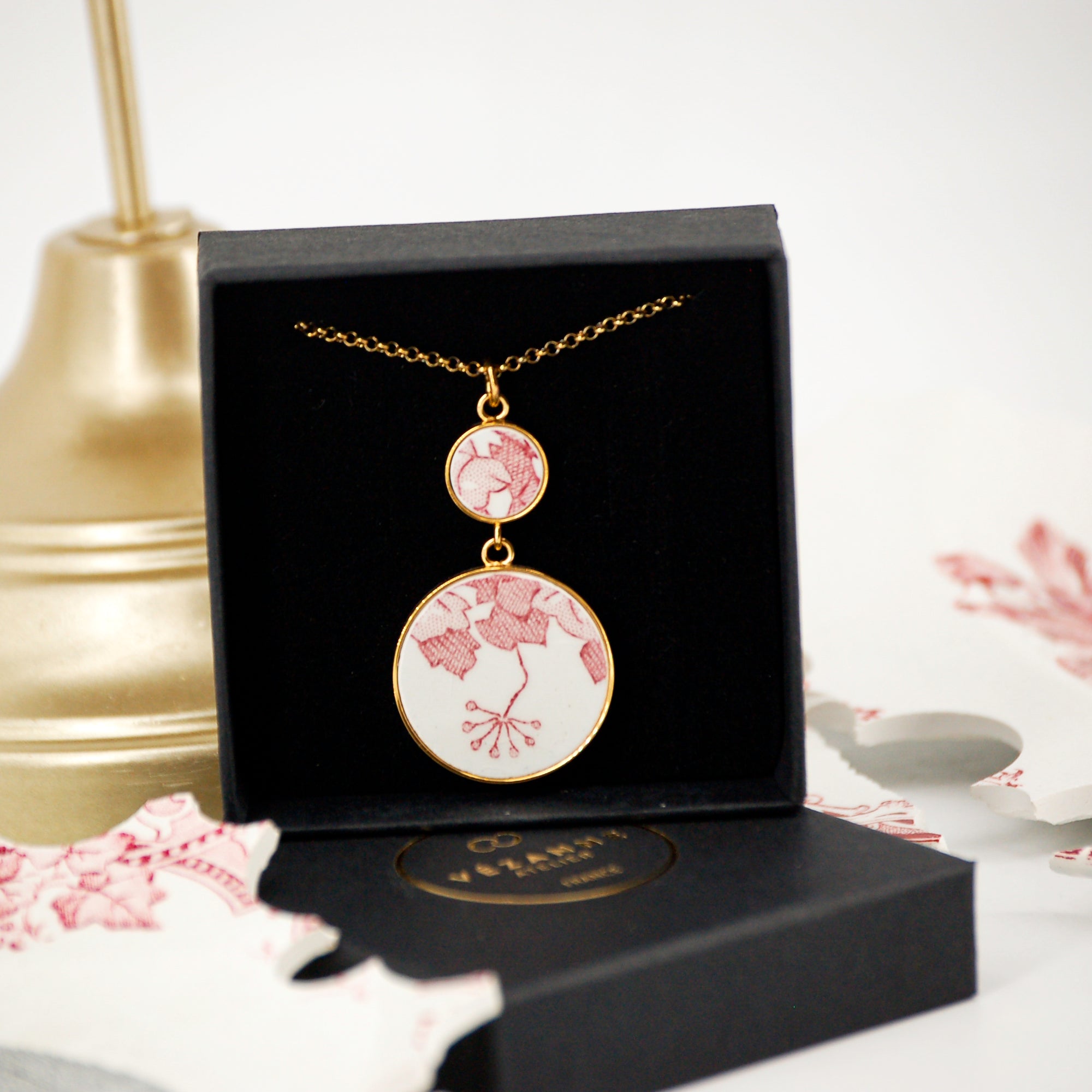 Pendentif "Fleur et feuillage rose", finition or