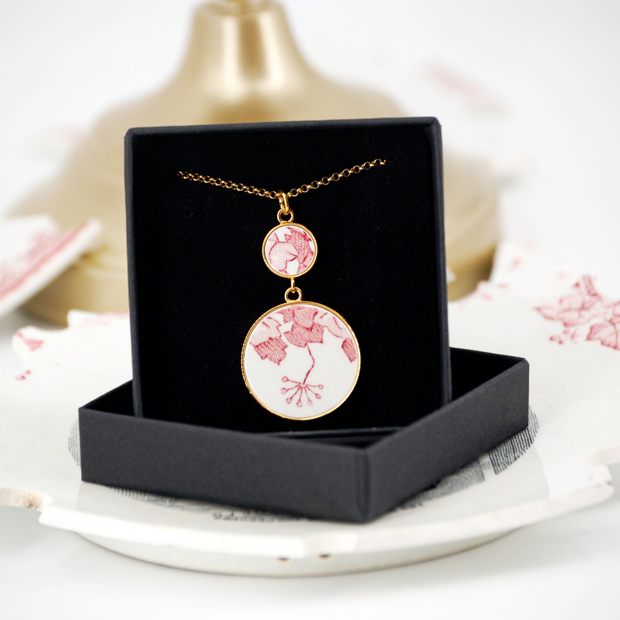 Pendentif "Fleur et feuillage rose", finition or