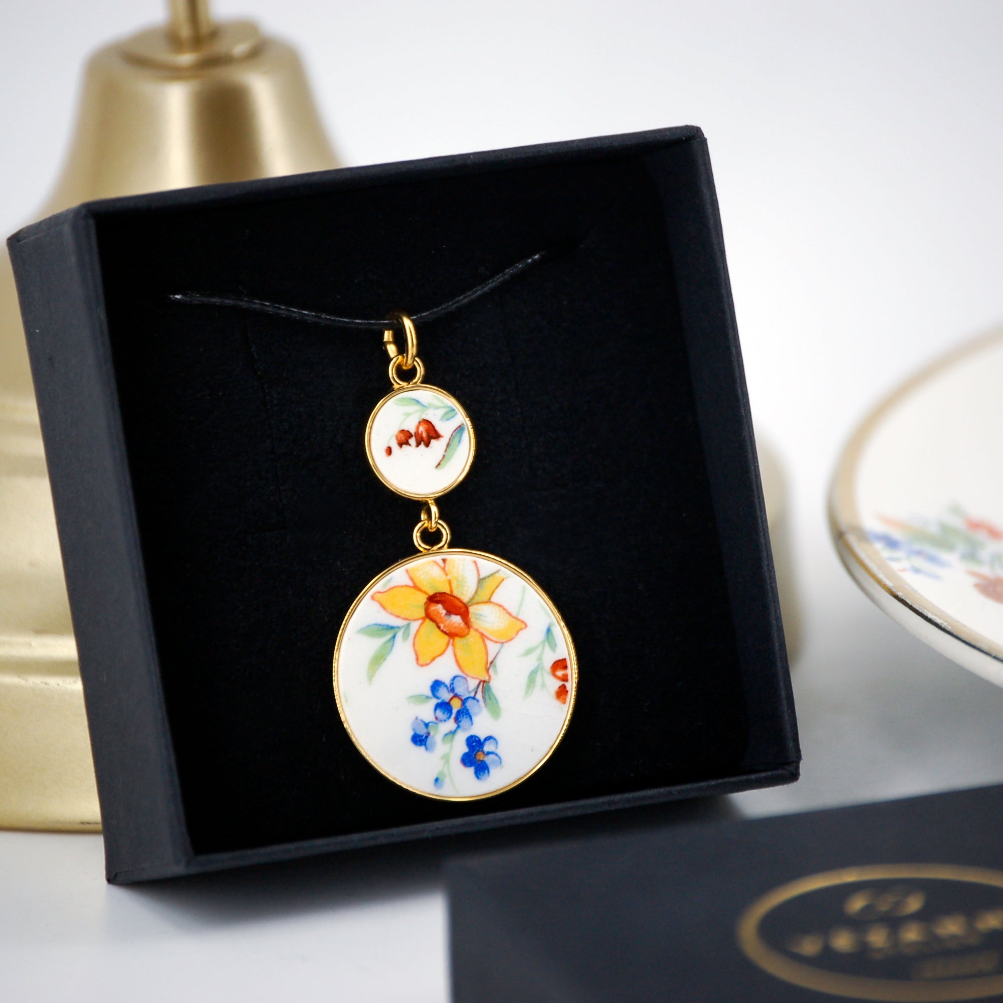 Pendentif double "Jonquille et petites fleurs", finition or