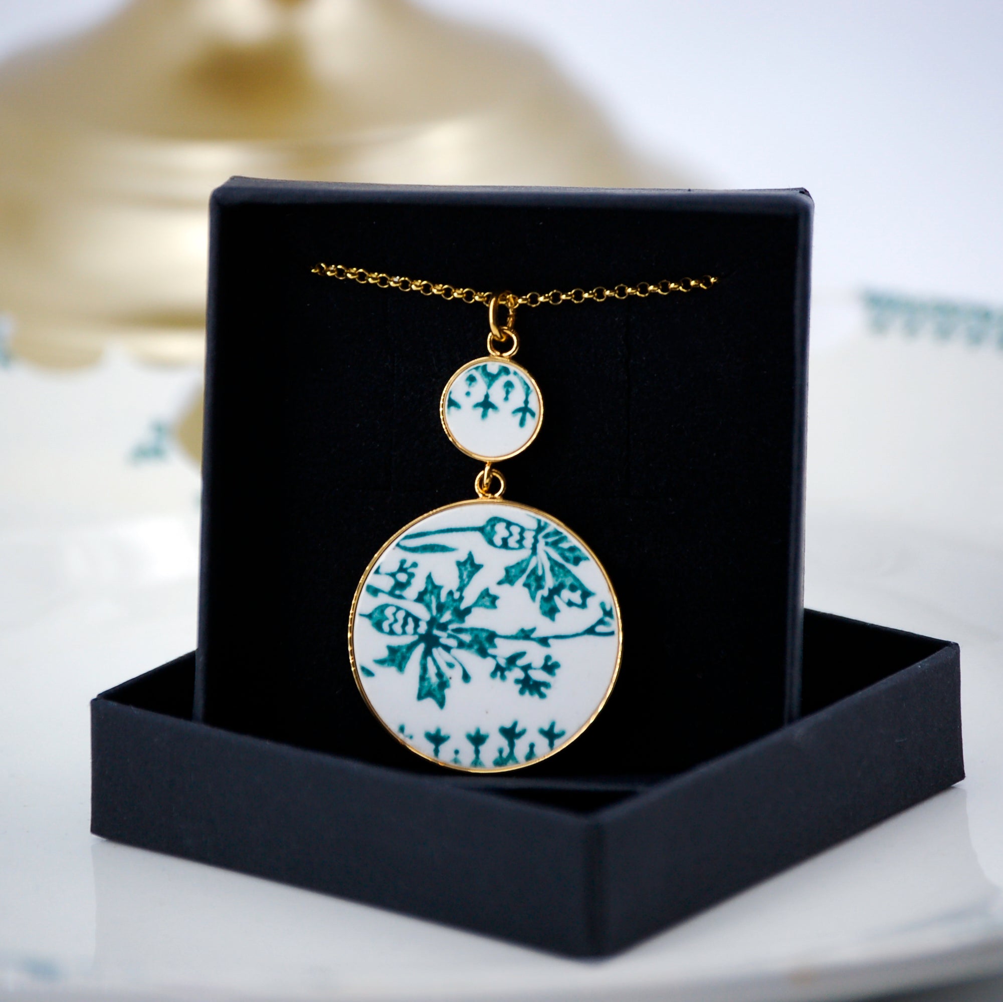 Pendentif "Fleurs vertes", finition or