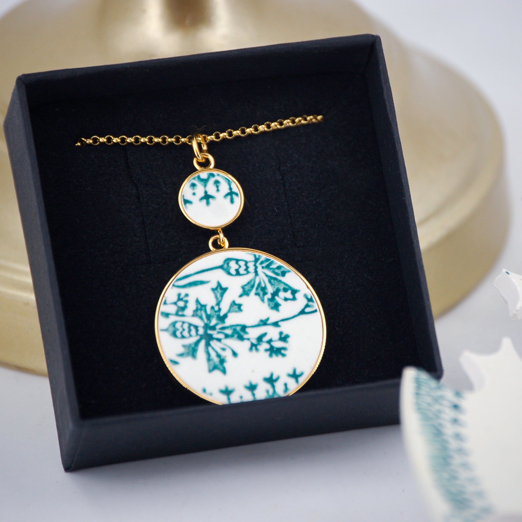 Pendentif "Fleurs vertes", finition or