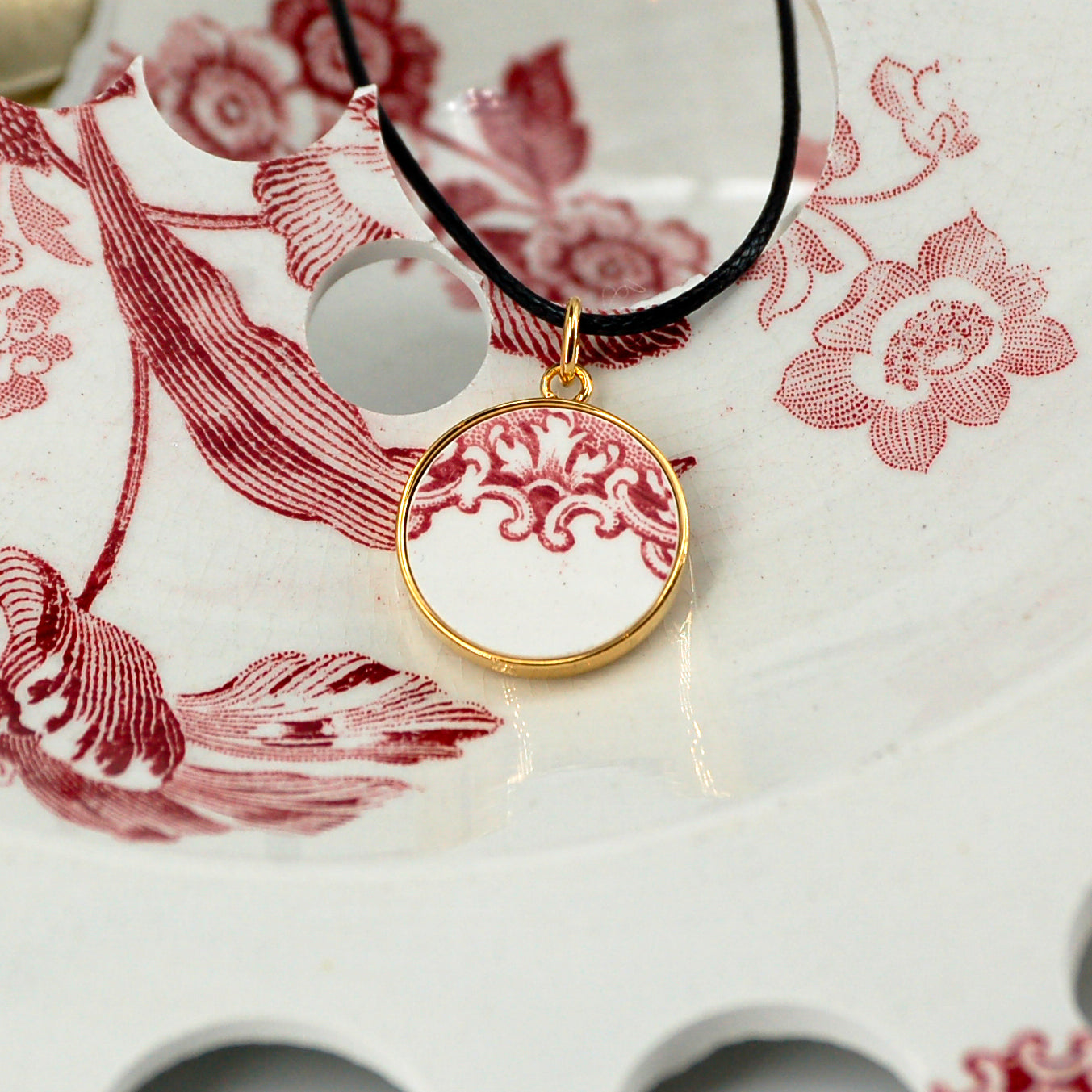 Pendentif "Volute rose poudré", finition or