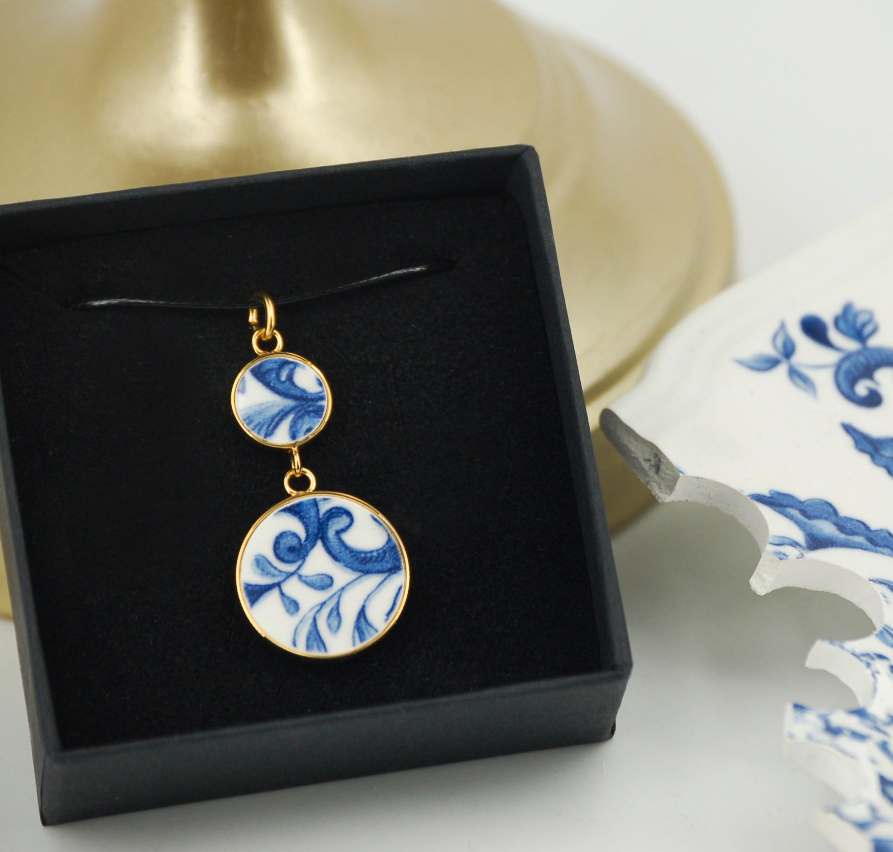 Pendentif "Feuilles et volutes", finition or