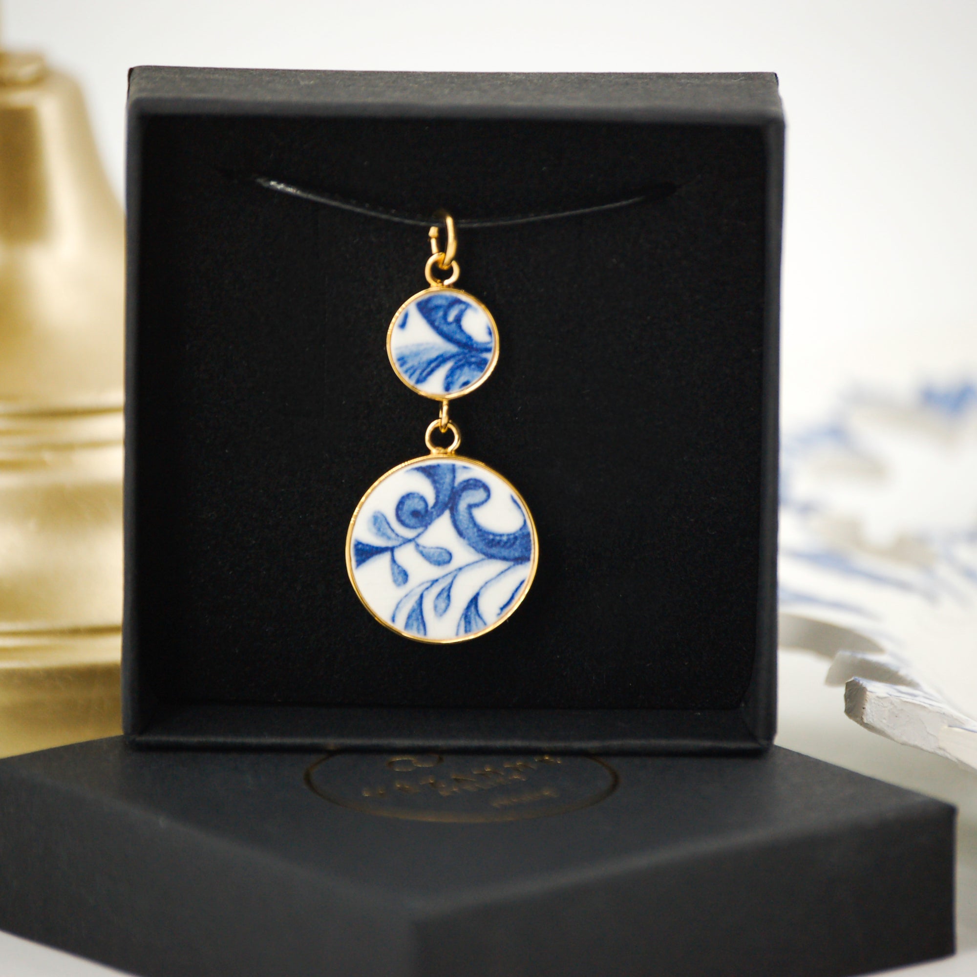 Pendentif "Feuilles et volutes", finition or