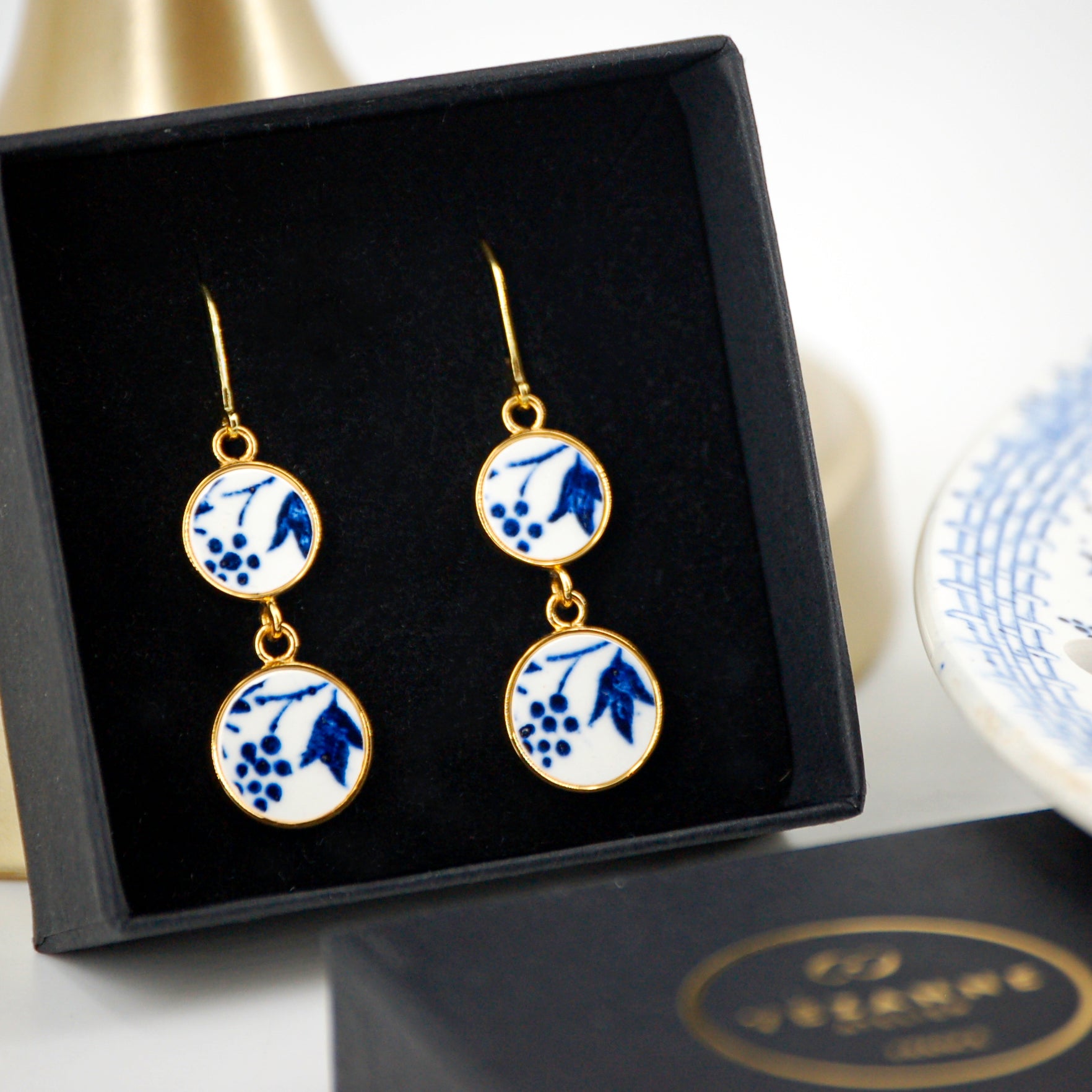 Boucles d'oreilles "fleurs bleues", finition or