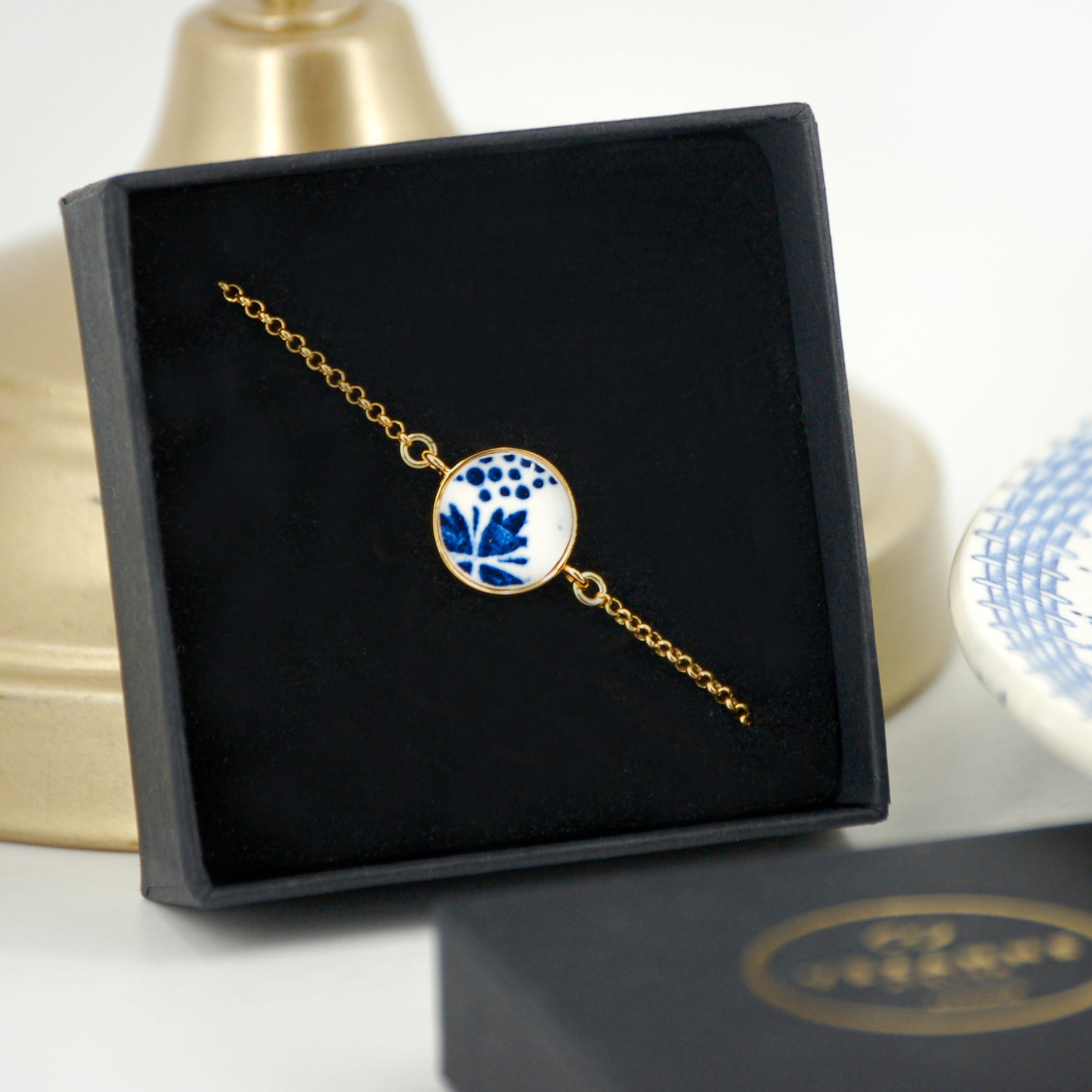 Bracelet ajustable "Fleur bleue et sa grappe"