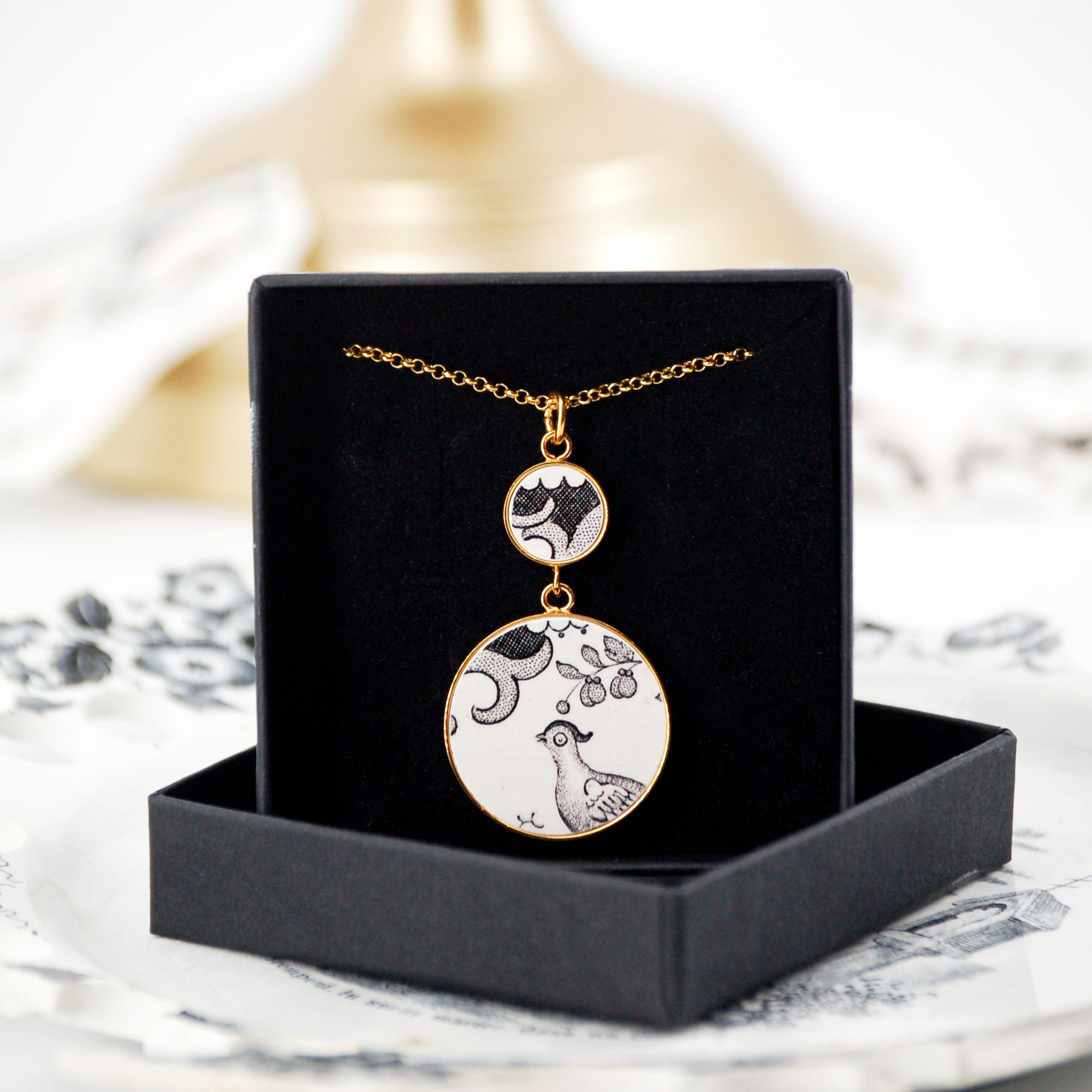 Pendentif "Petite poule d'eau", finition or
