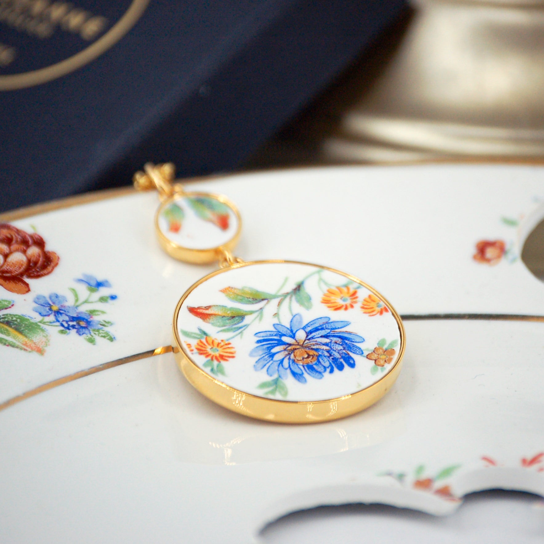 Pendentif "Aster et petites fleurs jaunes ",