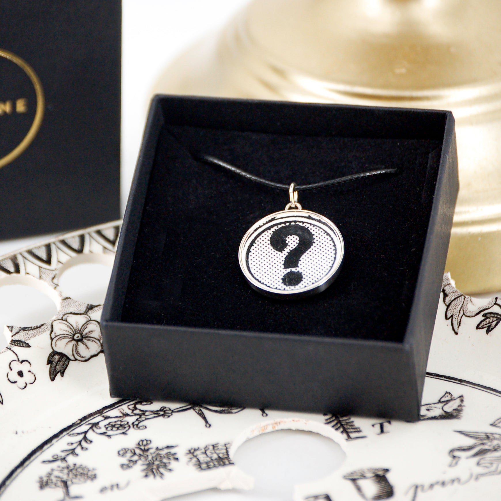 Pendentif "Point d'interrogation", finition argent