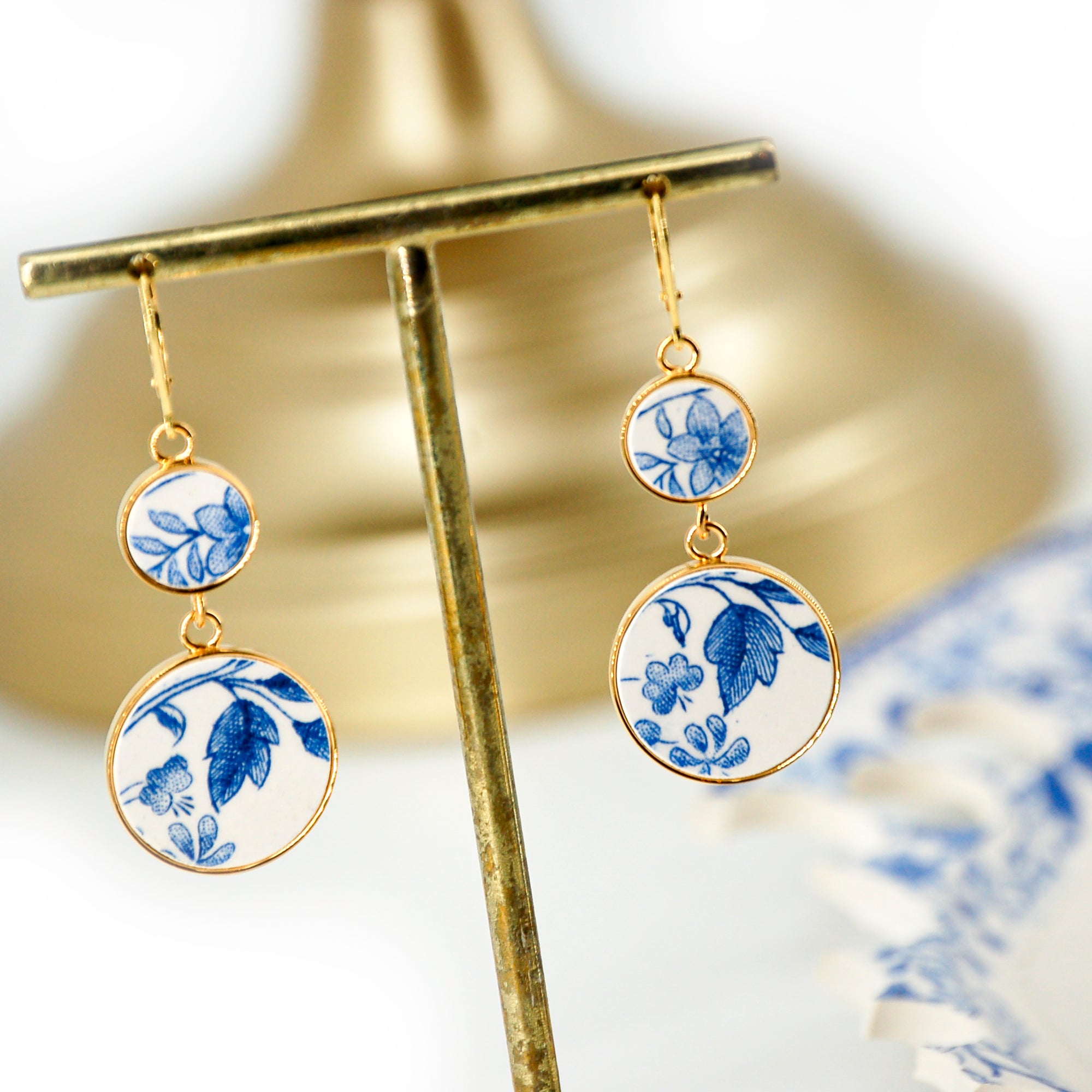 Boucles d'oreilles "Feuilles et fleurs au vent", finition or