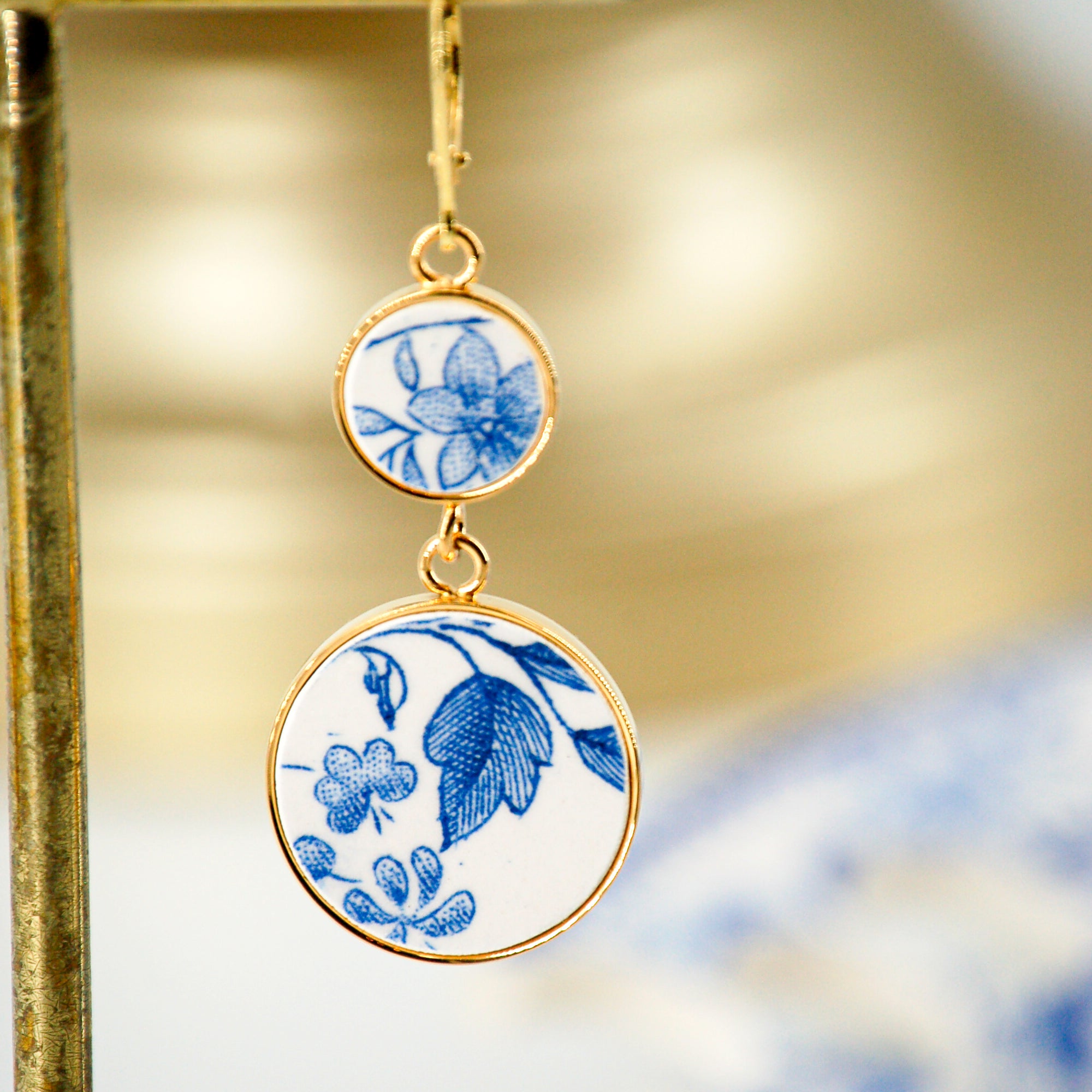 Boucles d'oreilles "Feuilles et fleurs au vent", finition or