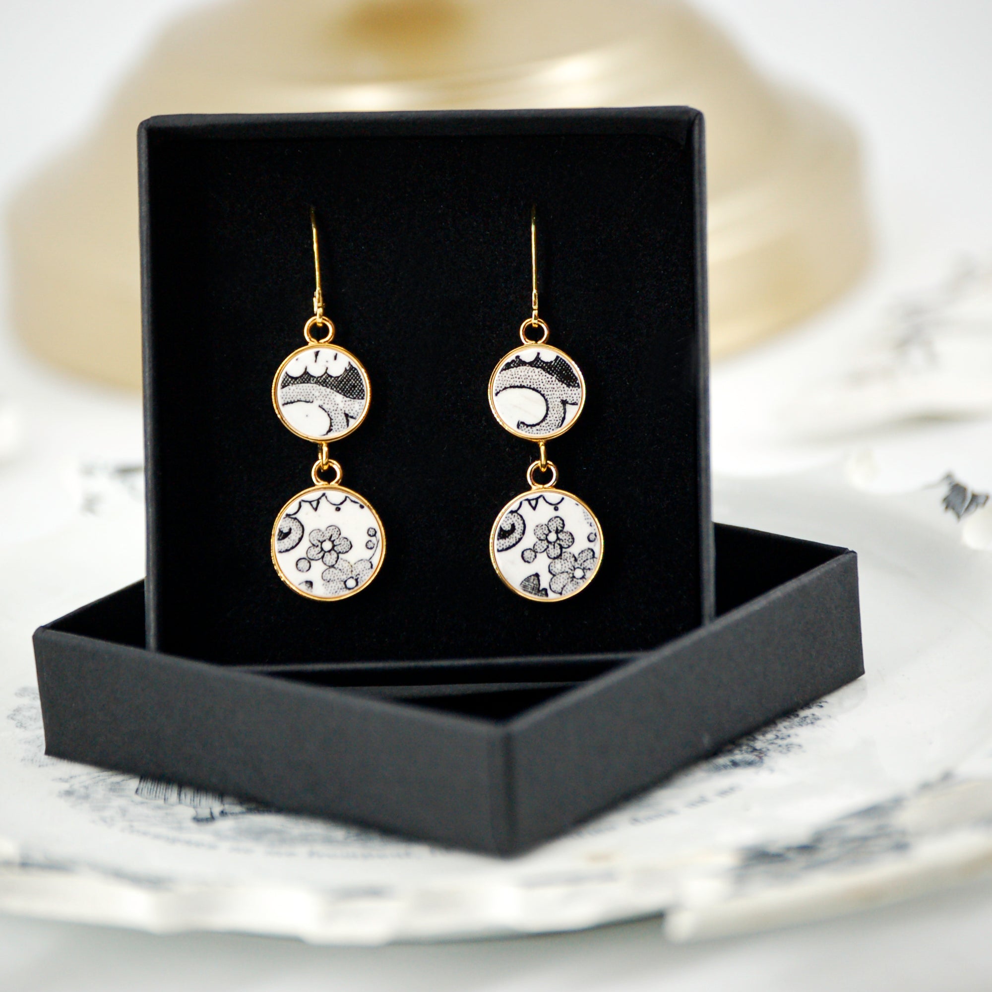 Boucles d'oreilles "Petites fleurs et arabesques", finition or