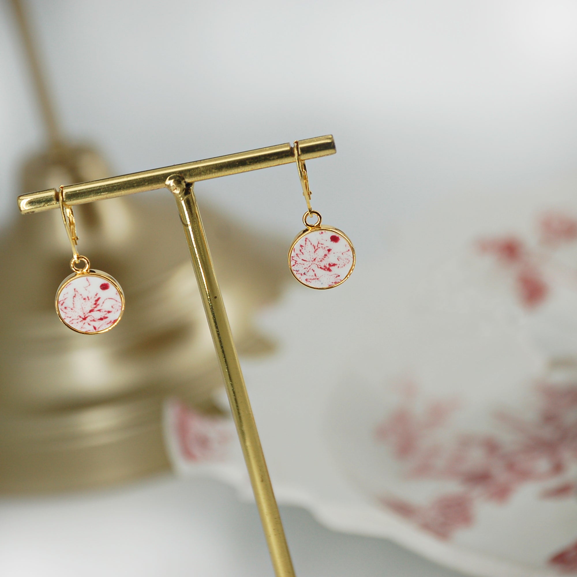Boucles d'oreilles "Feuille de vigne rouge", finition or