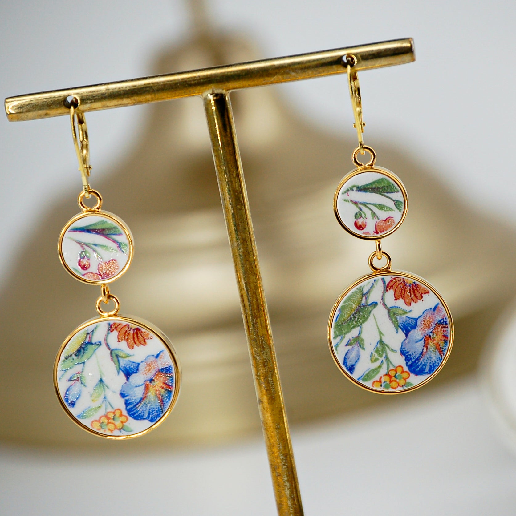 Boucles d'oreilles "Campanule et ses petites fleurs", finition or
