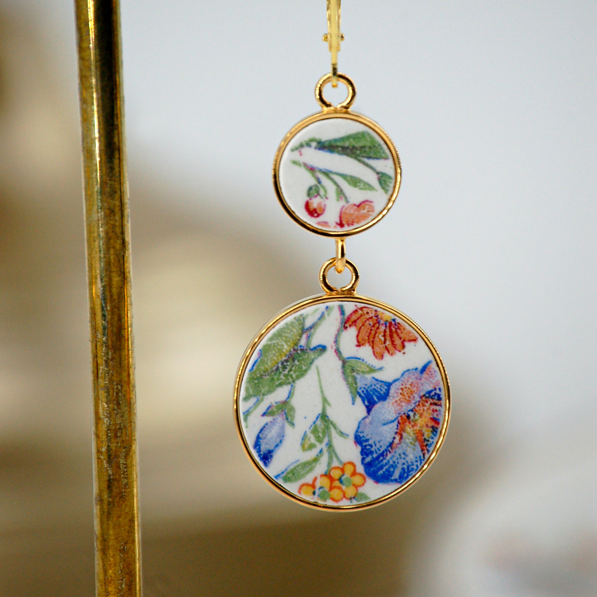 Boucles d'oreilles "Campanule et ses petites fleurs", finition or