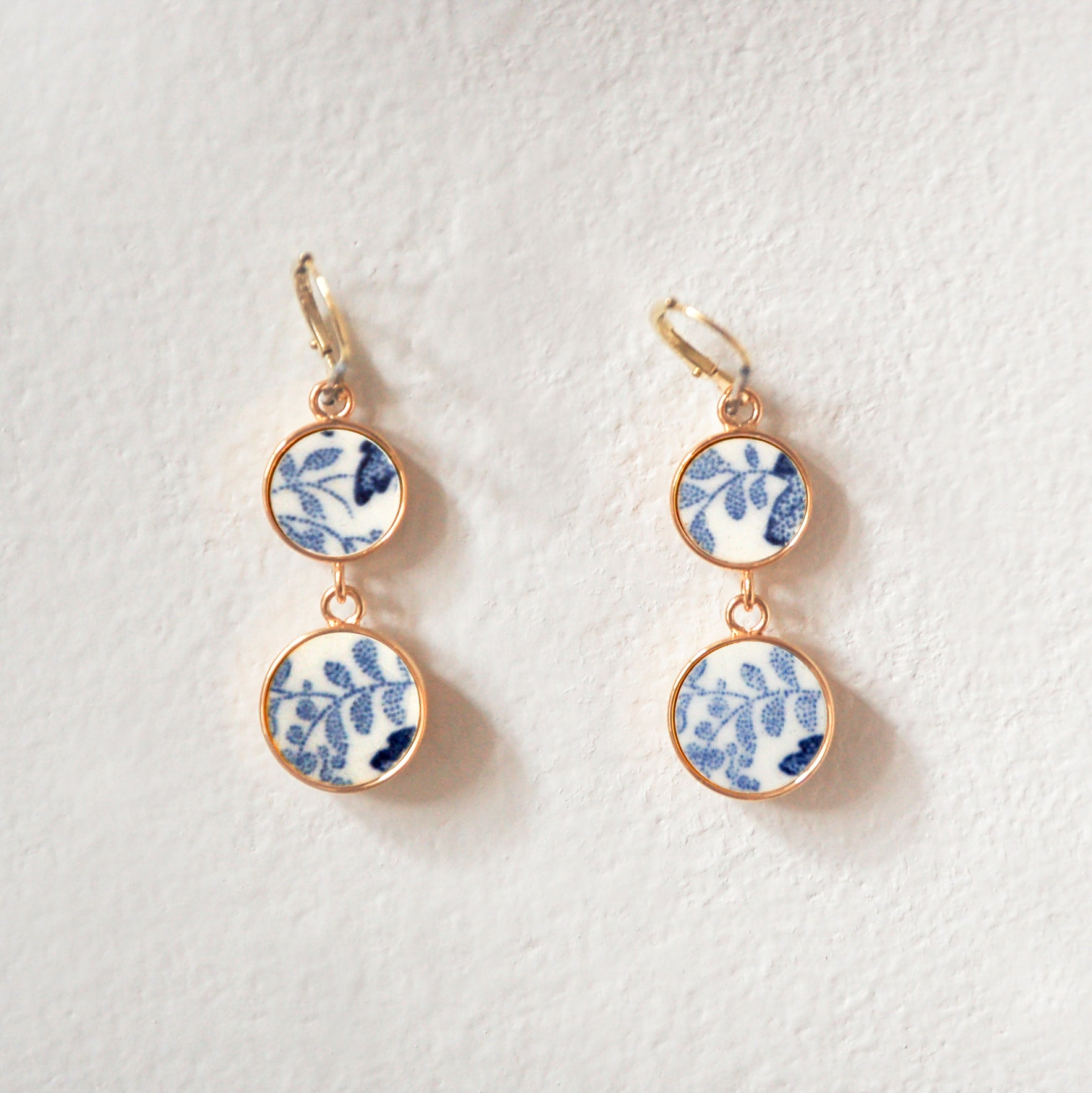 Boucles d'oreilles "Feuillage bleu", finition or