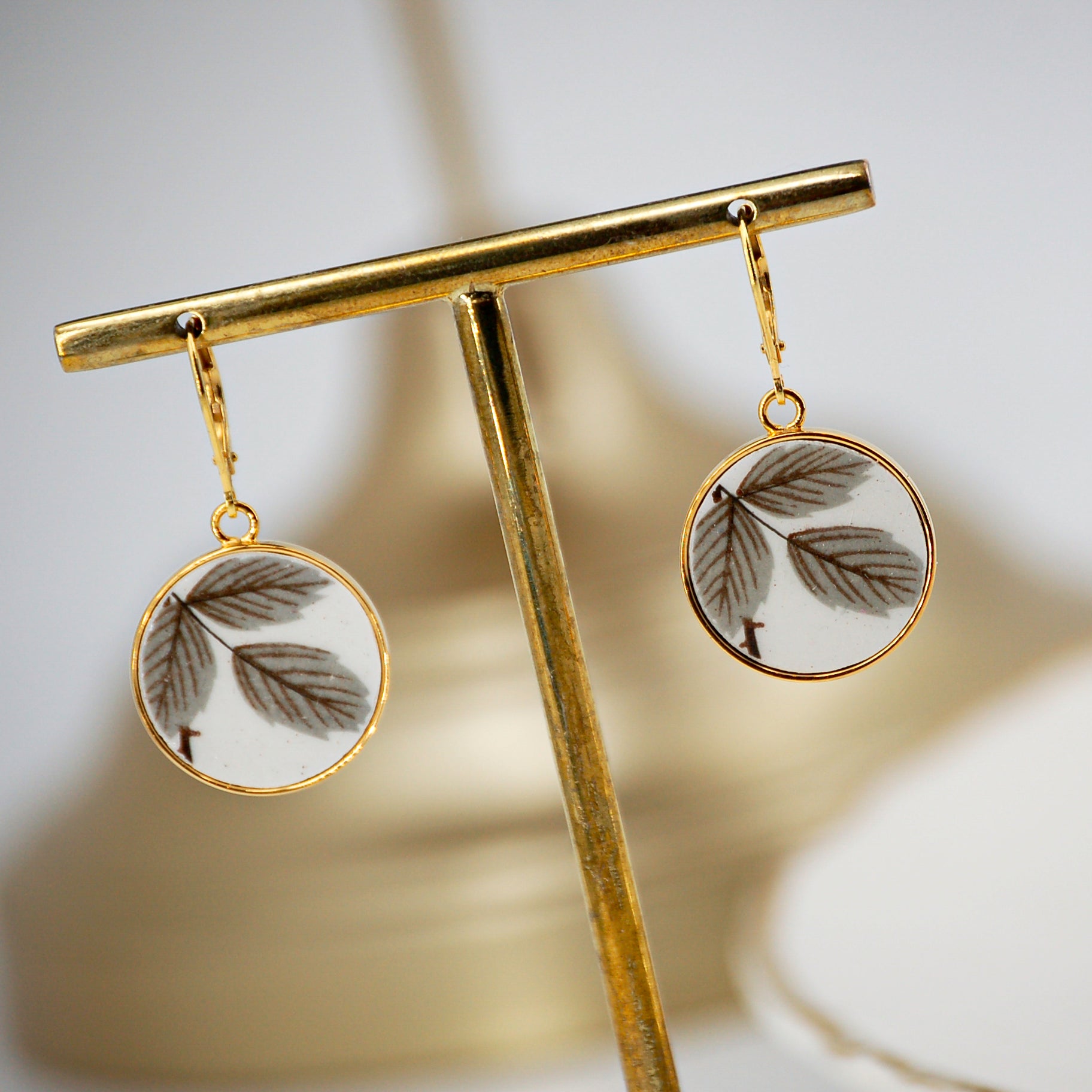 Boucles d'oreilles "Petites feuilles", finition or