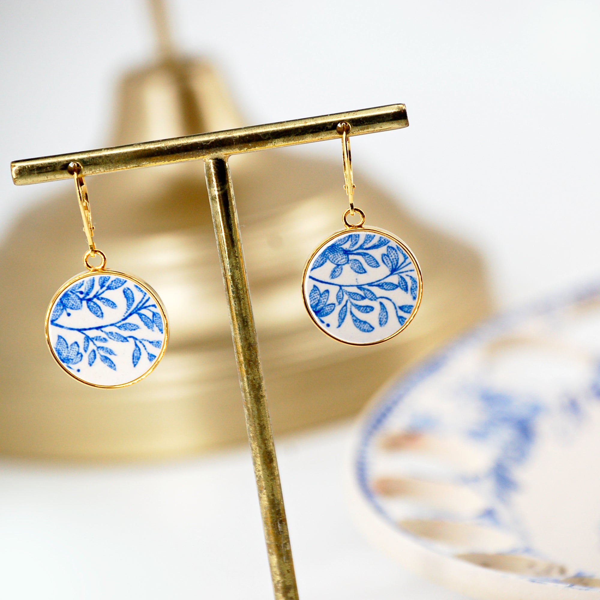 Boucles d'oreilles "Feuillage bleu", finition or