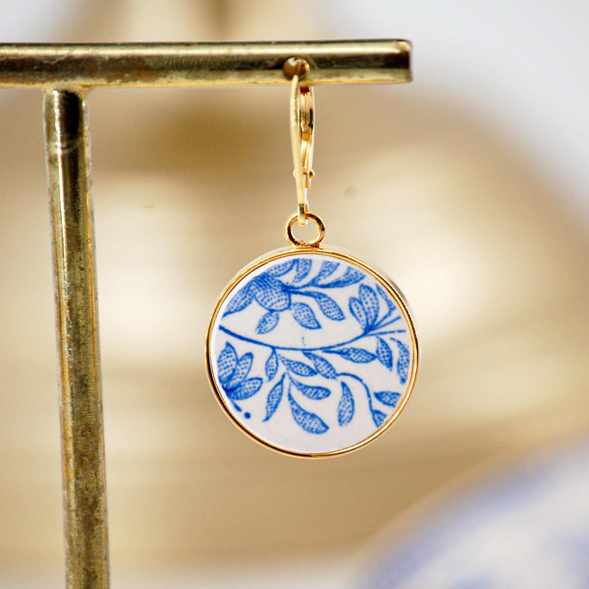 Boucles d'oreilles "Feuillage bleu", finition or