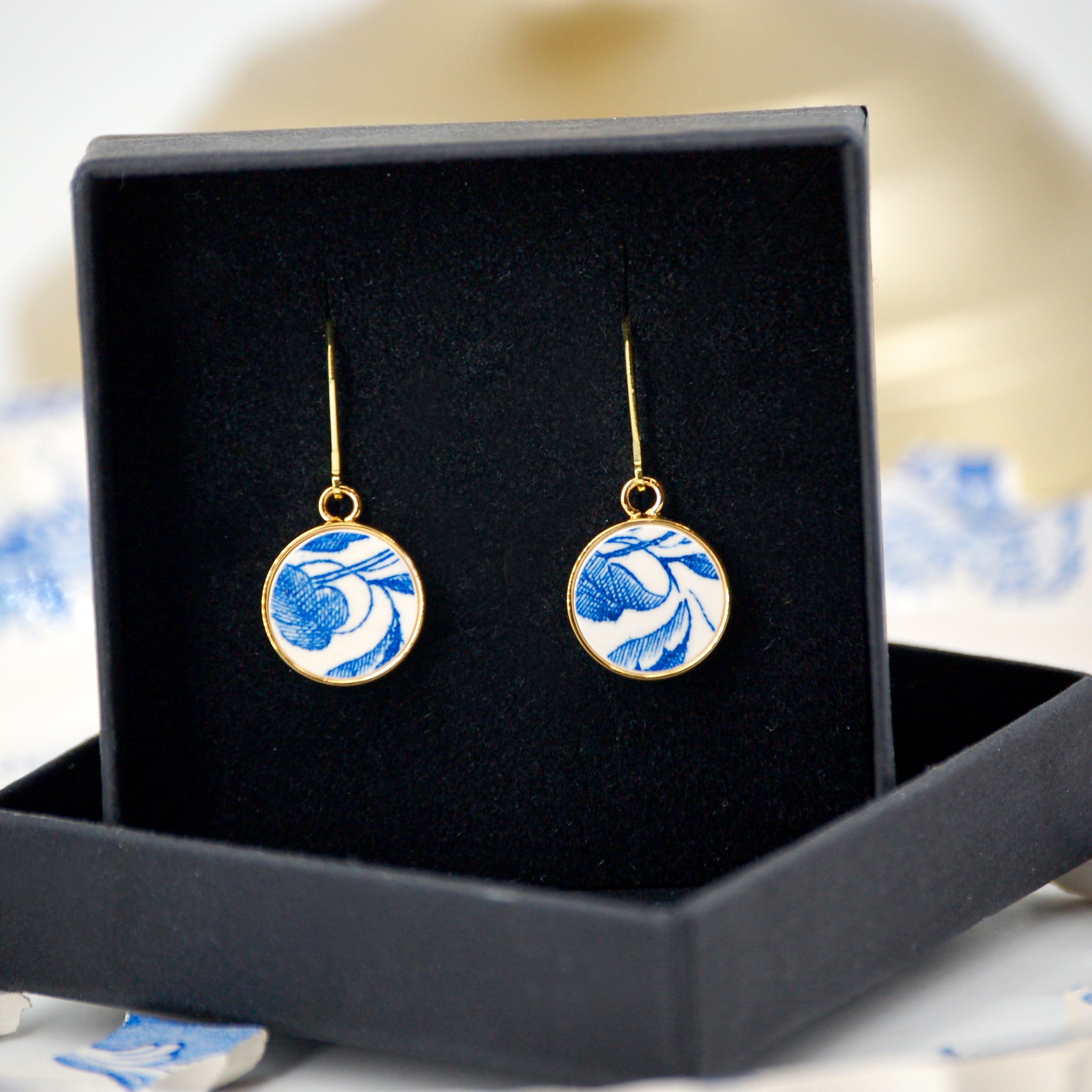 Boucles d'oreilles "Petites feuilles bleues", finition or