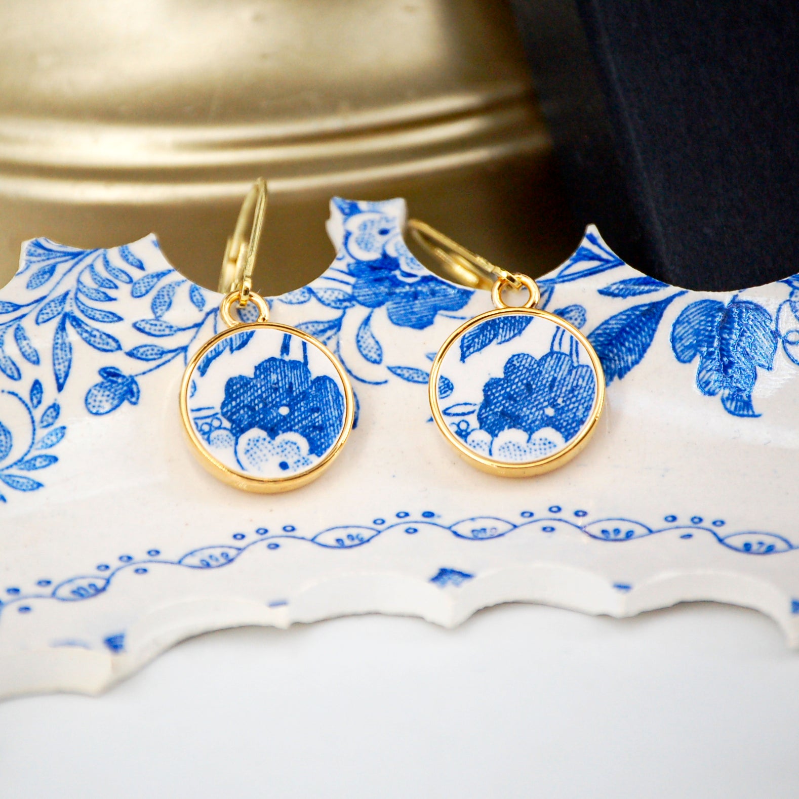 Boucles d'oreilles "Petites fleurs bleues", finition or