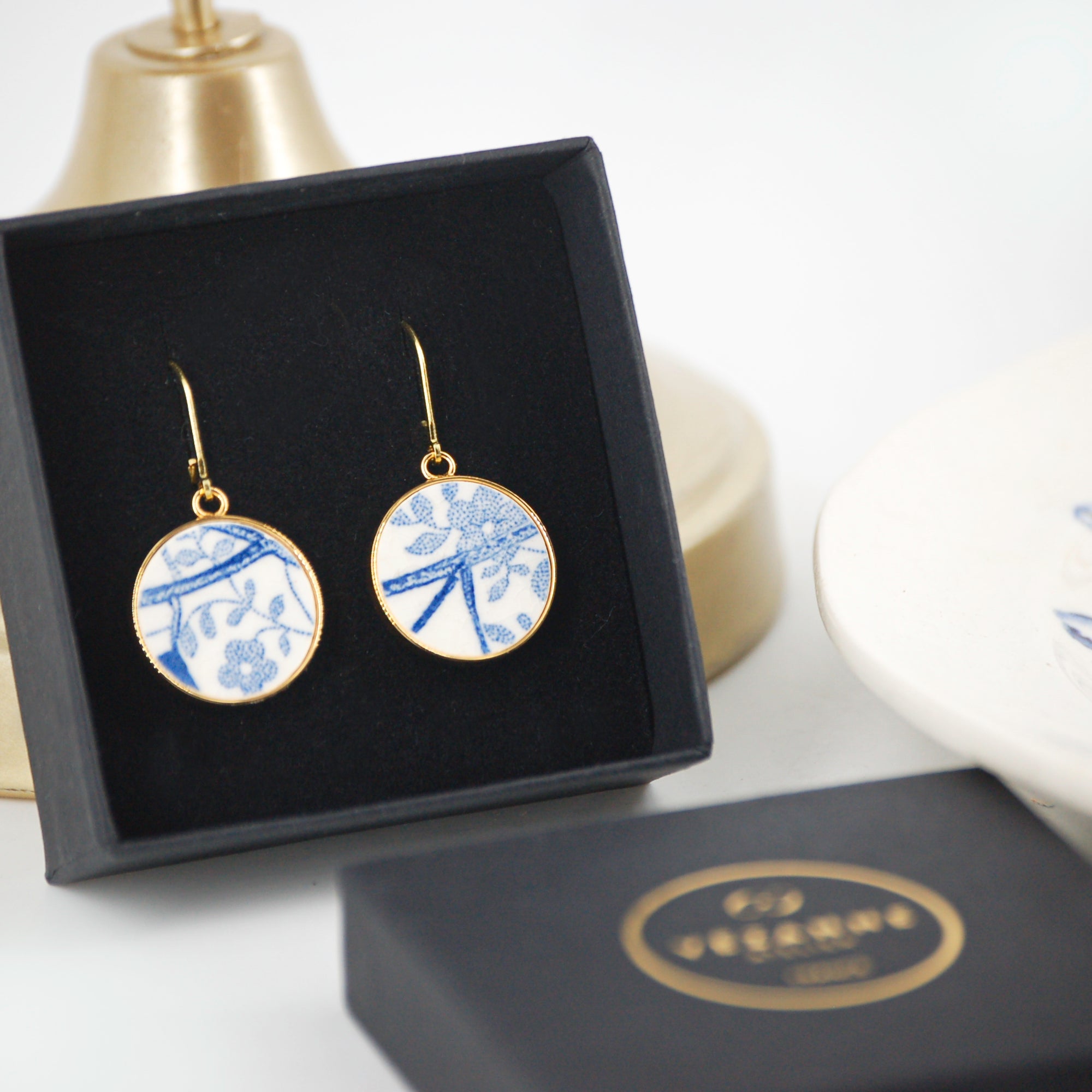 Boucles d'oreilles "Fleurs en pointillés", finition or