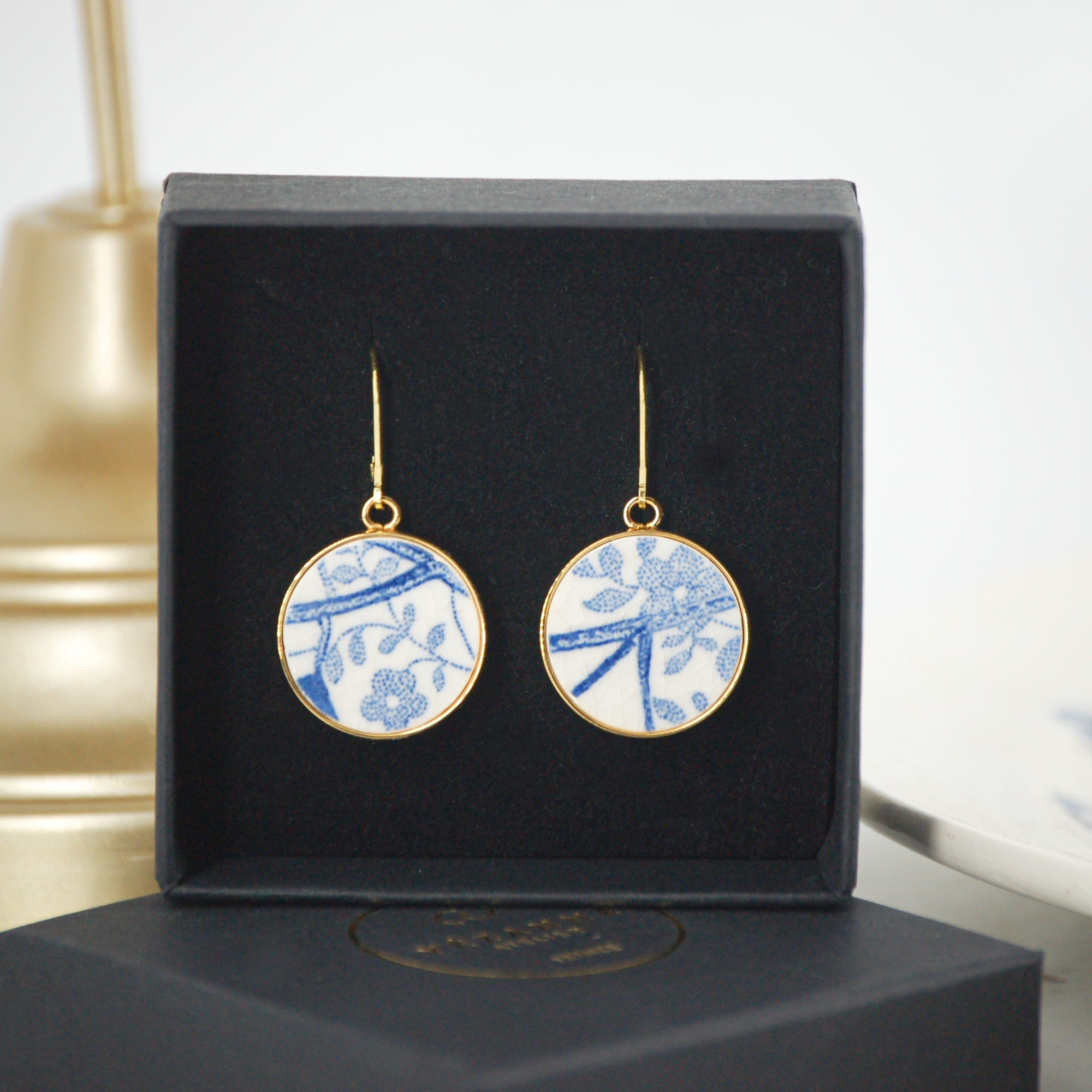 Boucles d'oreilles "Fleurs en pointillés", finition or