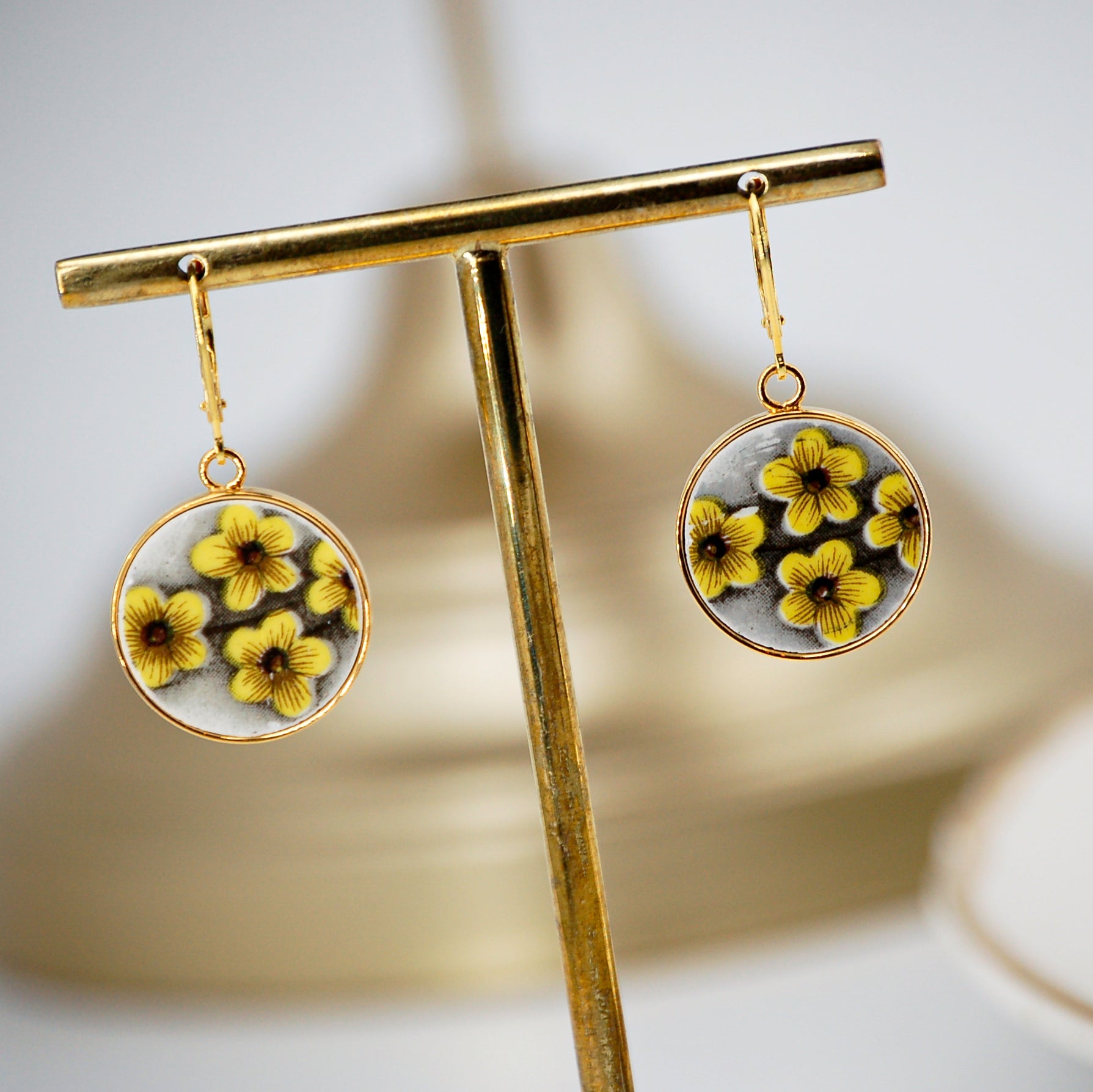 Boucles d'oreilles "Petit bouquet de fleurs jaunes", finition or