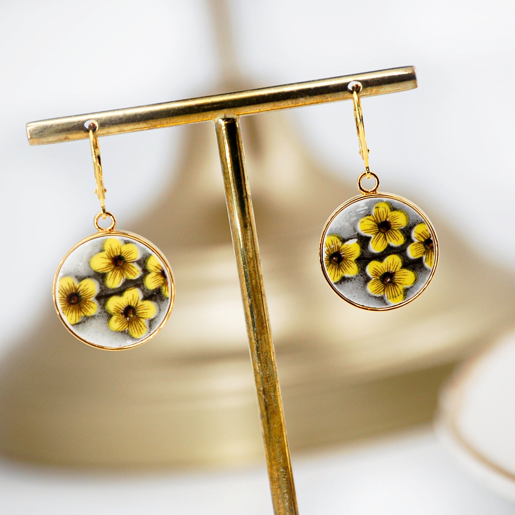 Boucles d'oreilles Bouton d'or